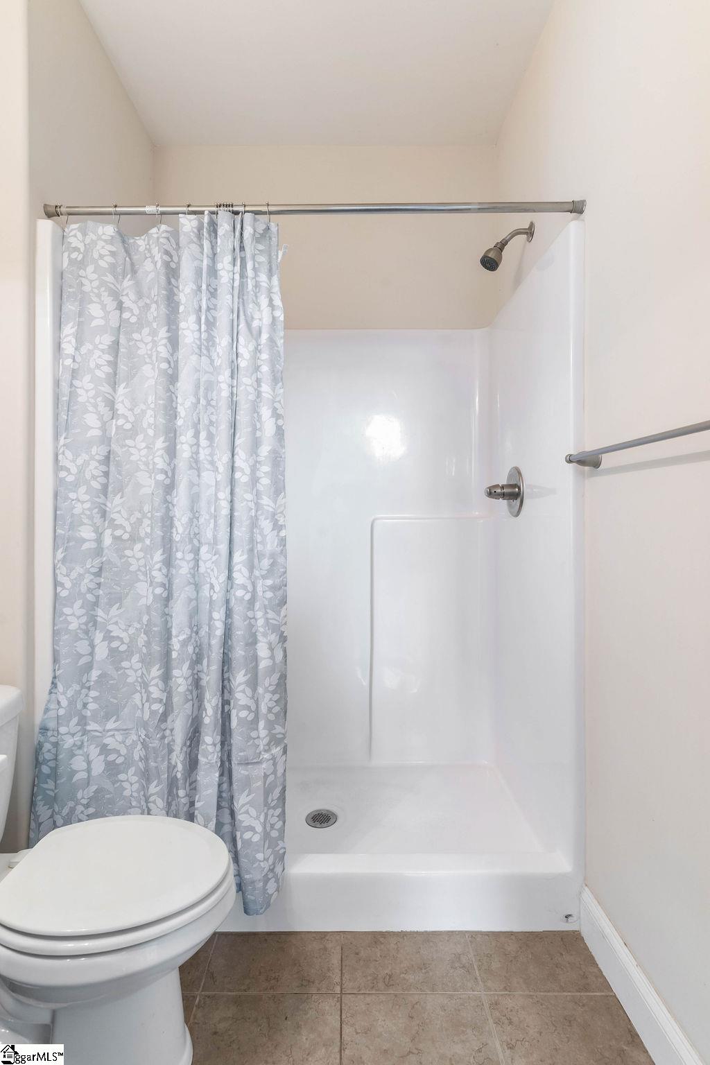 Travelers Rest, South Carolina, 29690, United States, 5 Bedrooms Bedrooms, ,3 BathroomsBathrooms,Residential,For Sale,1986056