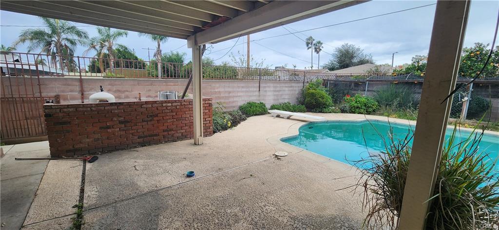 Bloomington, California, 92316, United States, 5 Bedrooms Bedrooms, ,2 BathroomsBathrooms,Residential,For Sale,2008810