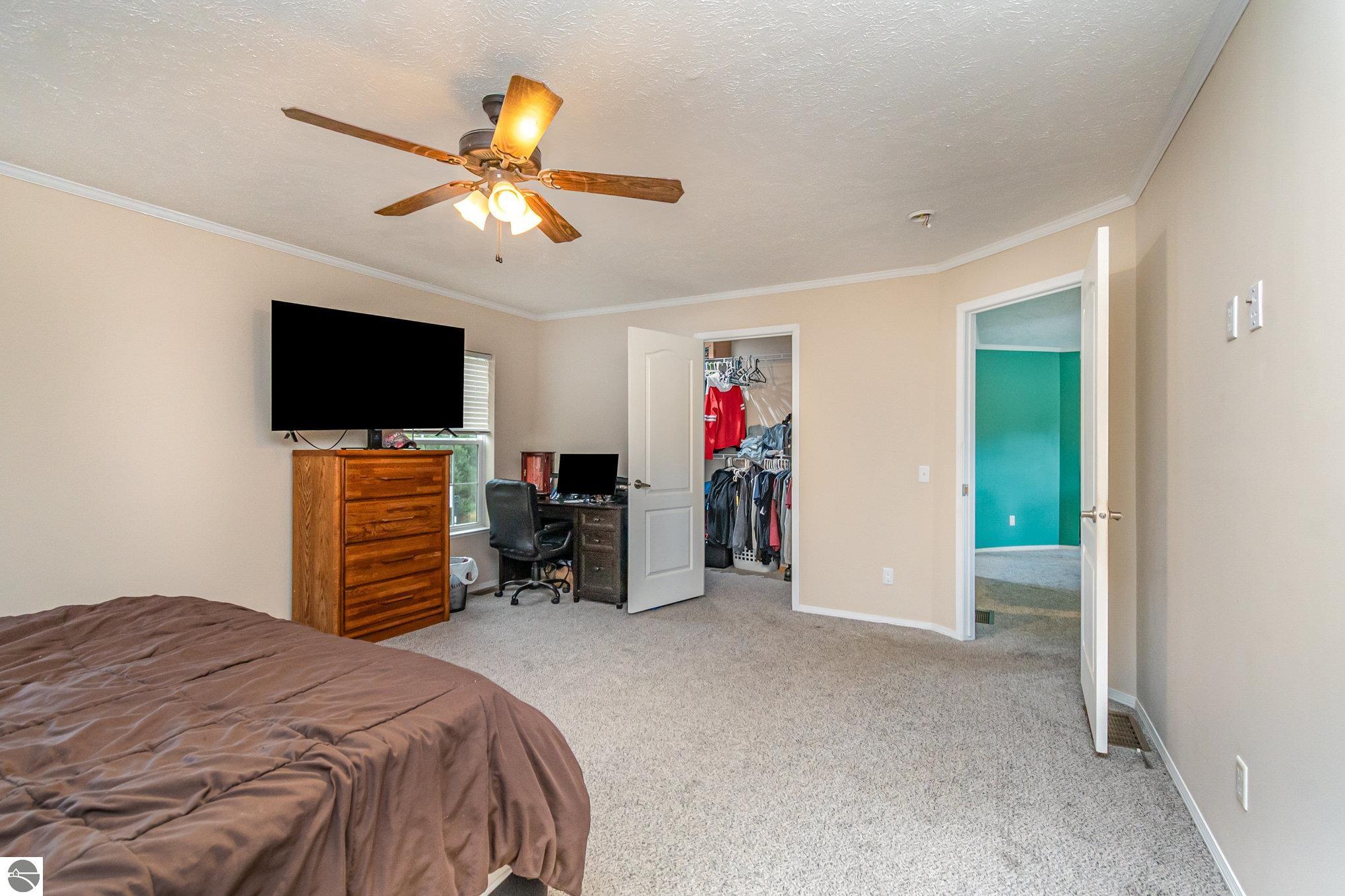 Vestaburg, Michigan, 48891, United States, 6 Bedrooms Bedrooms, ,3 BathroomsBathrooms,Residential,For Sale,1976935