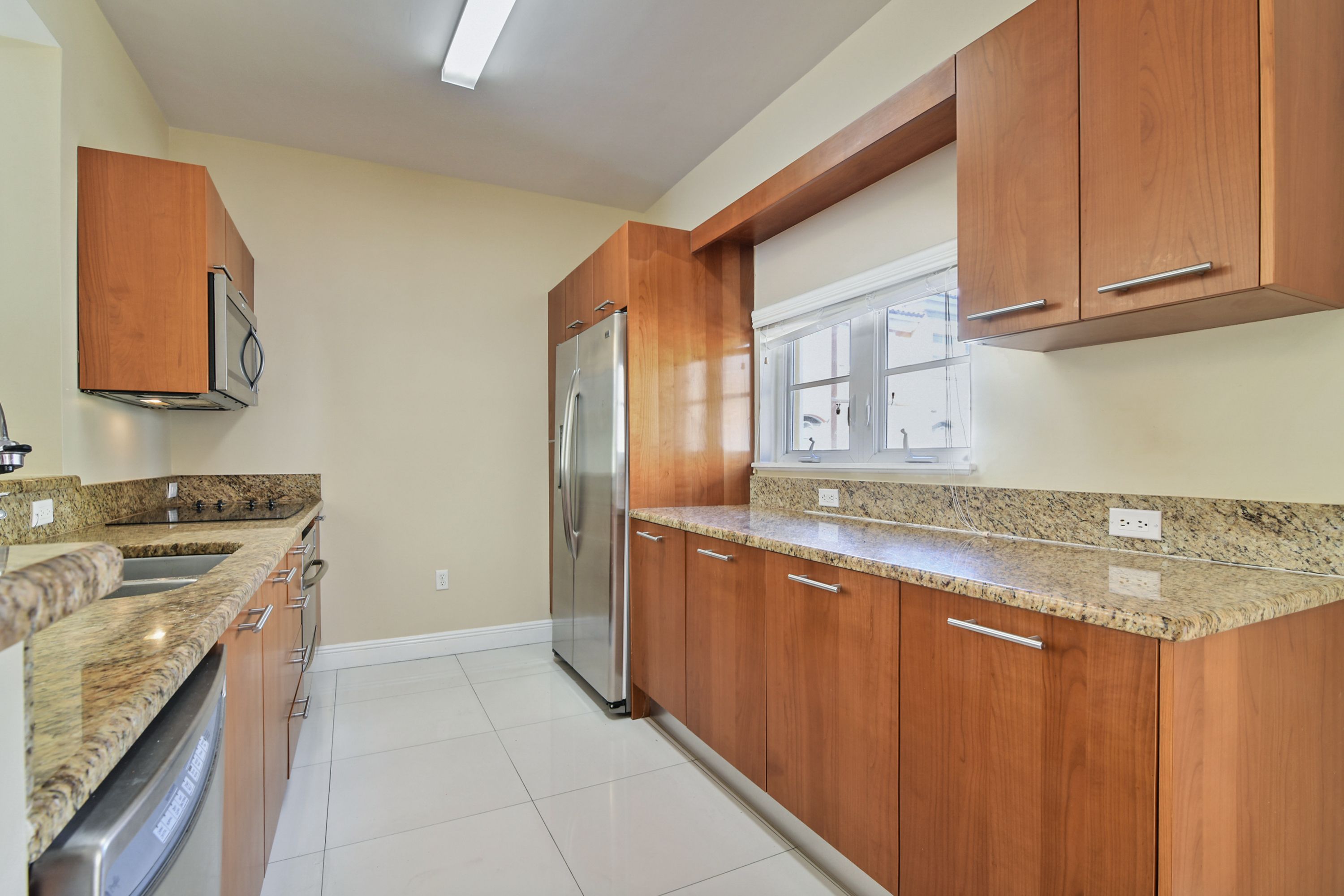  2707 NE 184th Ter, Aventura, FL, 33160 - 物件實景