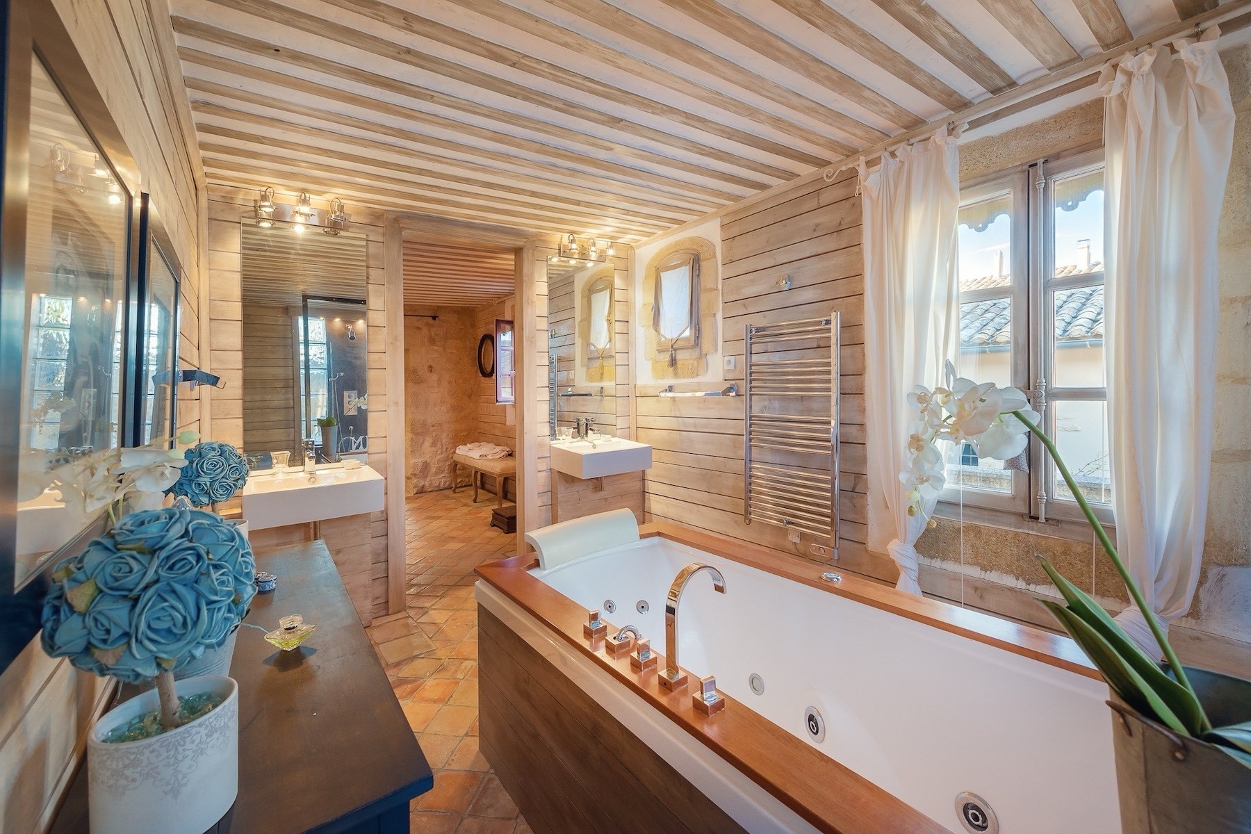  Superb stone property with swimming pool and wellness area in the heart of a so… - 物件實景