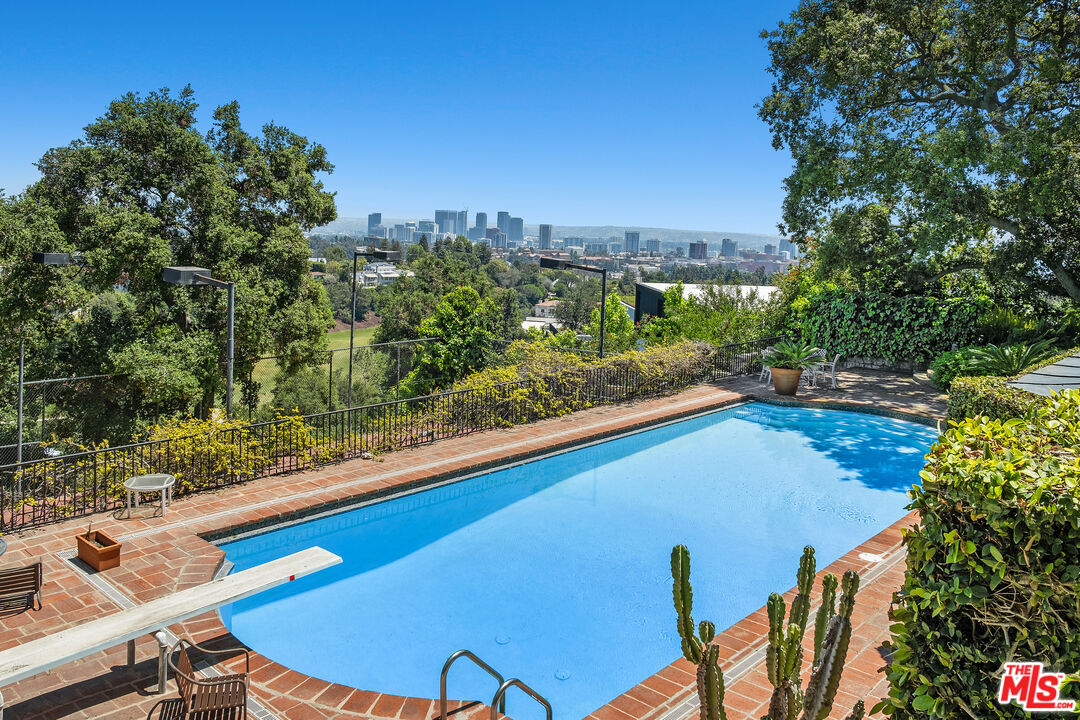 Los Angeles, California, 90077, United States, 7 Bedrooms Bedrooms, ,6 BathroomsBathrooms,Residential,For Sale,1819954