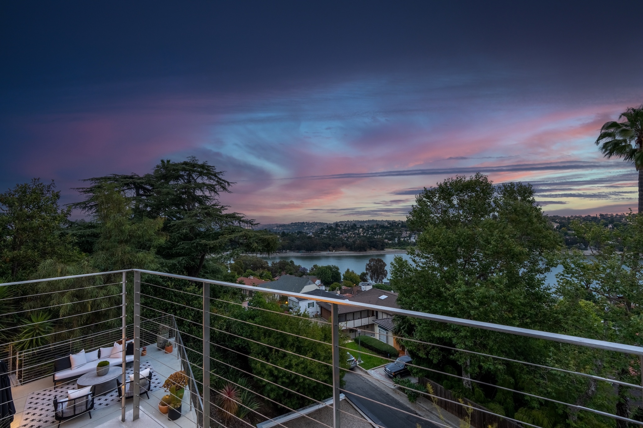  2129 Redcliff St - 物件實景