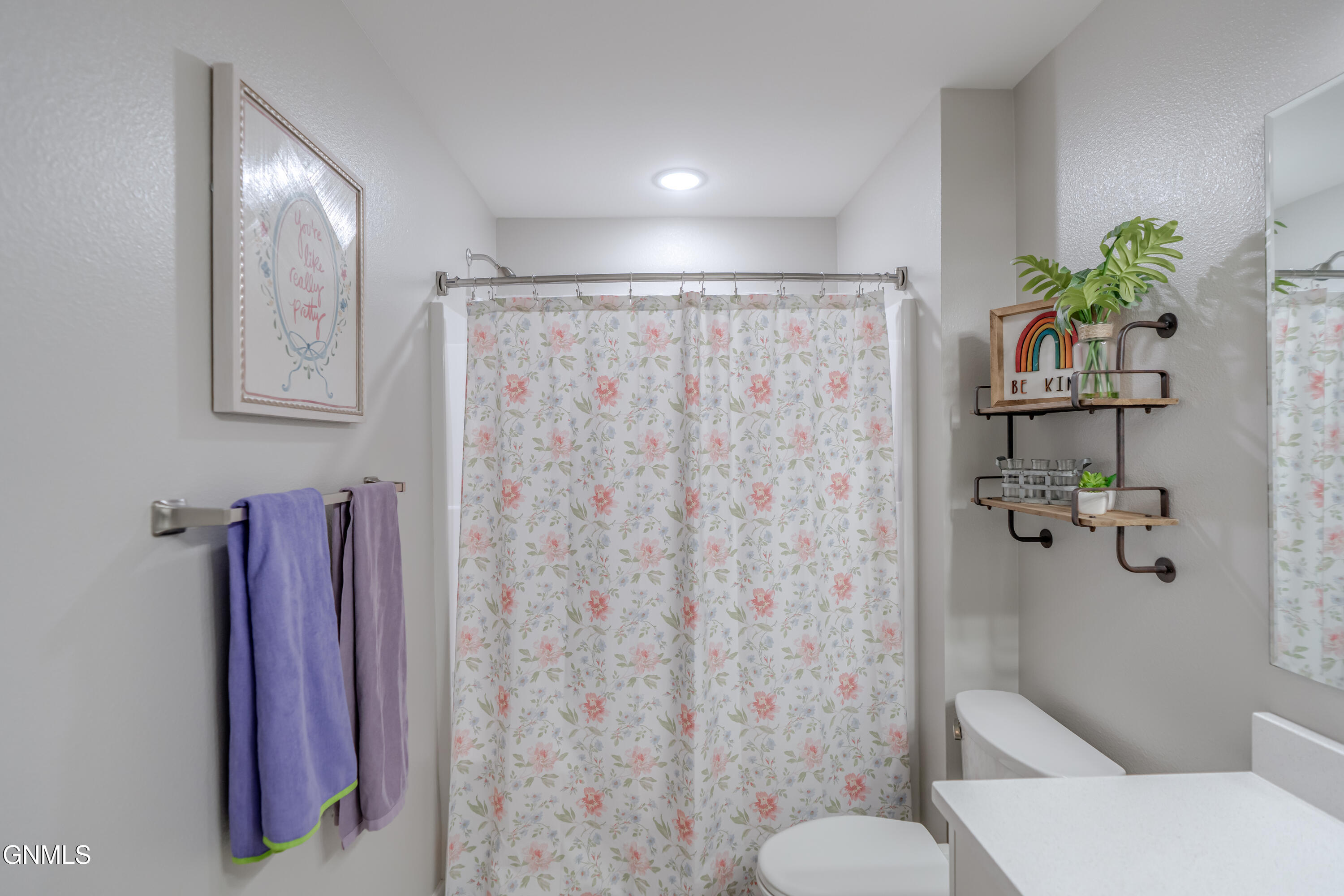 Bismarck, North Dakota, 58504, United States, 5 Bedrooms Bedrooms, ,2 BathroomsBathrooms,Residential,For Sale,1986096