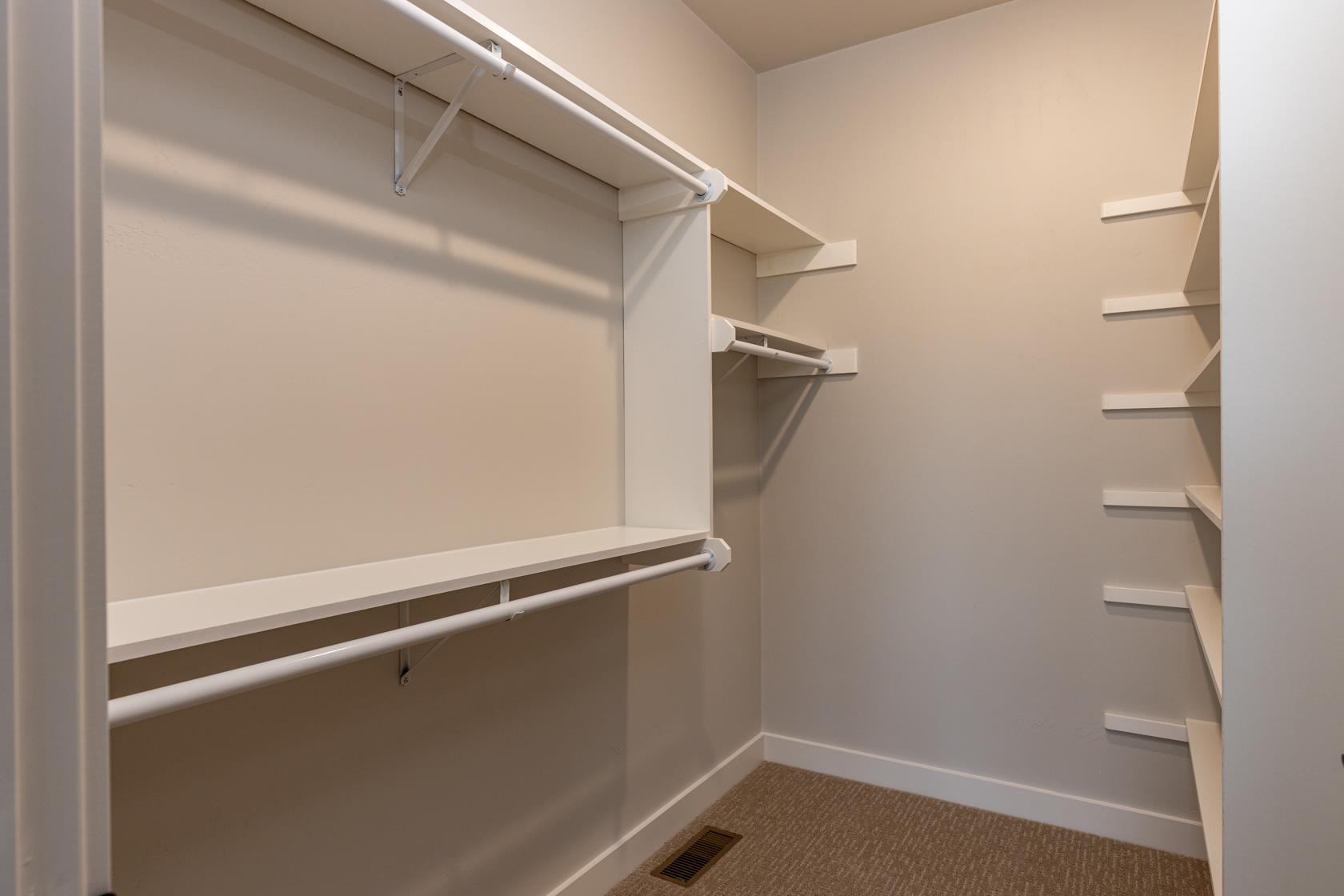 Kimberly, Wisconsin, 54136, United States, 4 Bedrooms Bedrooms, ,3 BathroomsBathrooms,Residential,For Sale,1980690