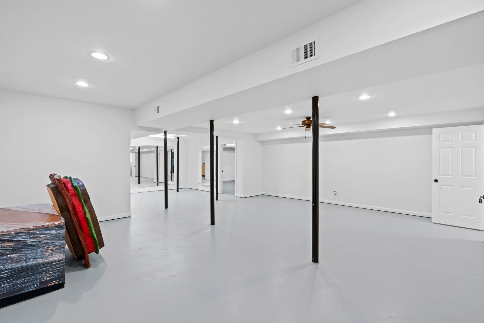 Brentwood, Tennessee, 37027, United States, 4 Bedrooms Bedrooms, ,6 BathroomsBathrooms,Residential,For Sale,1987820