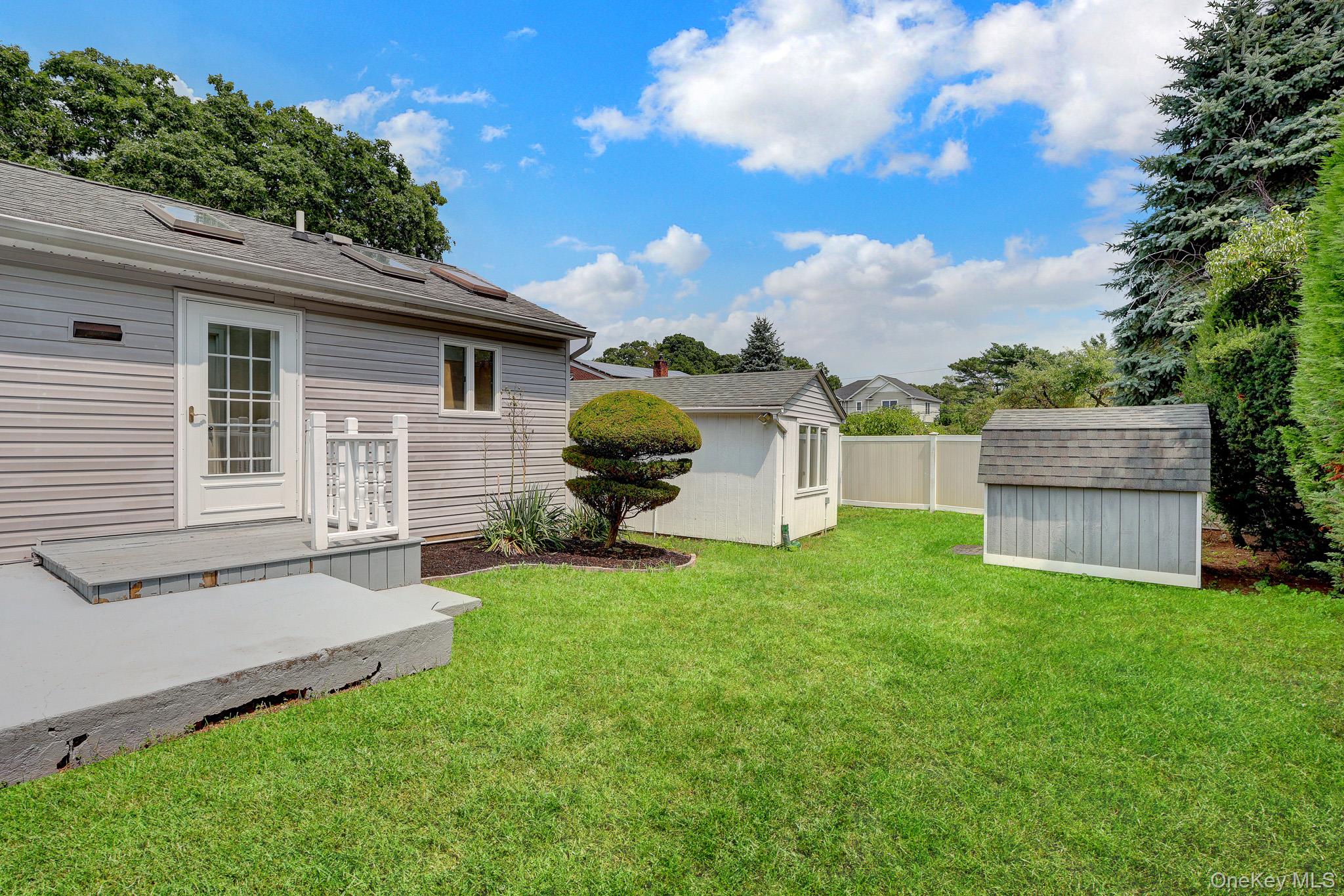  466 W 4th Street, West Islip, NY, 11795 - 物件實景