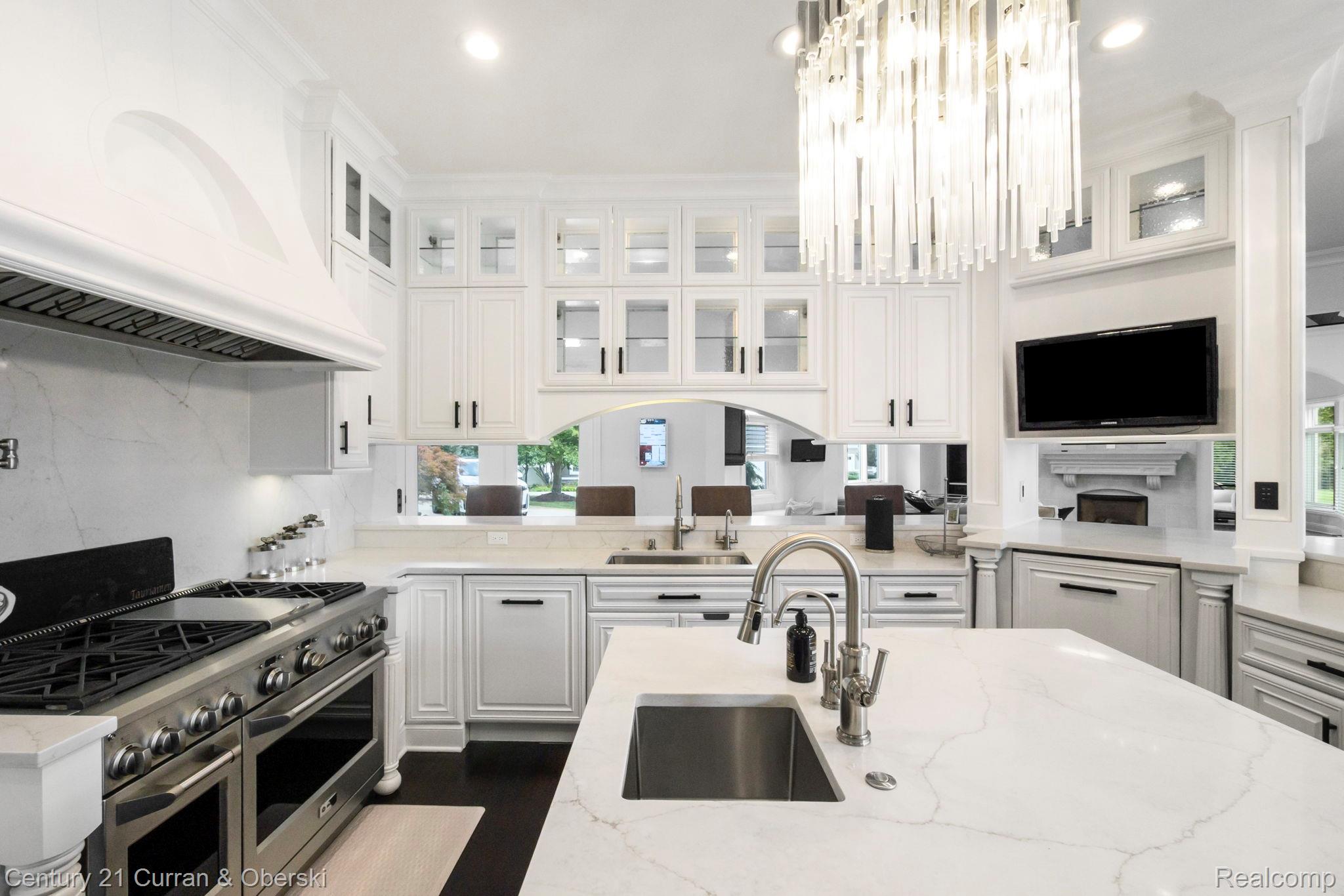 South Lyon, Michigan, 48178, United States, 6 Bedrooms Bedrooms, ,8 BathroomsBathrooms,Residential,For Sale,1976277