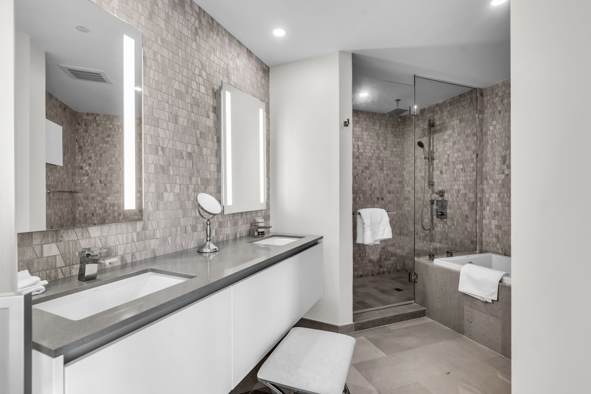  88 SW 7th St, Miami, FL, 33130 - 物件實景