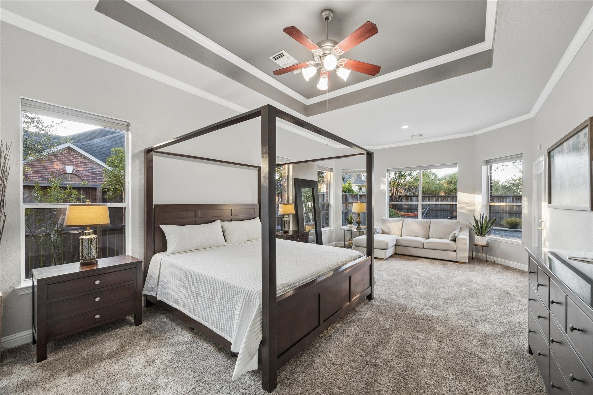  3523 Silvercreek Drive - 物件實景