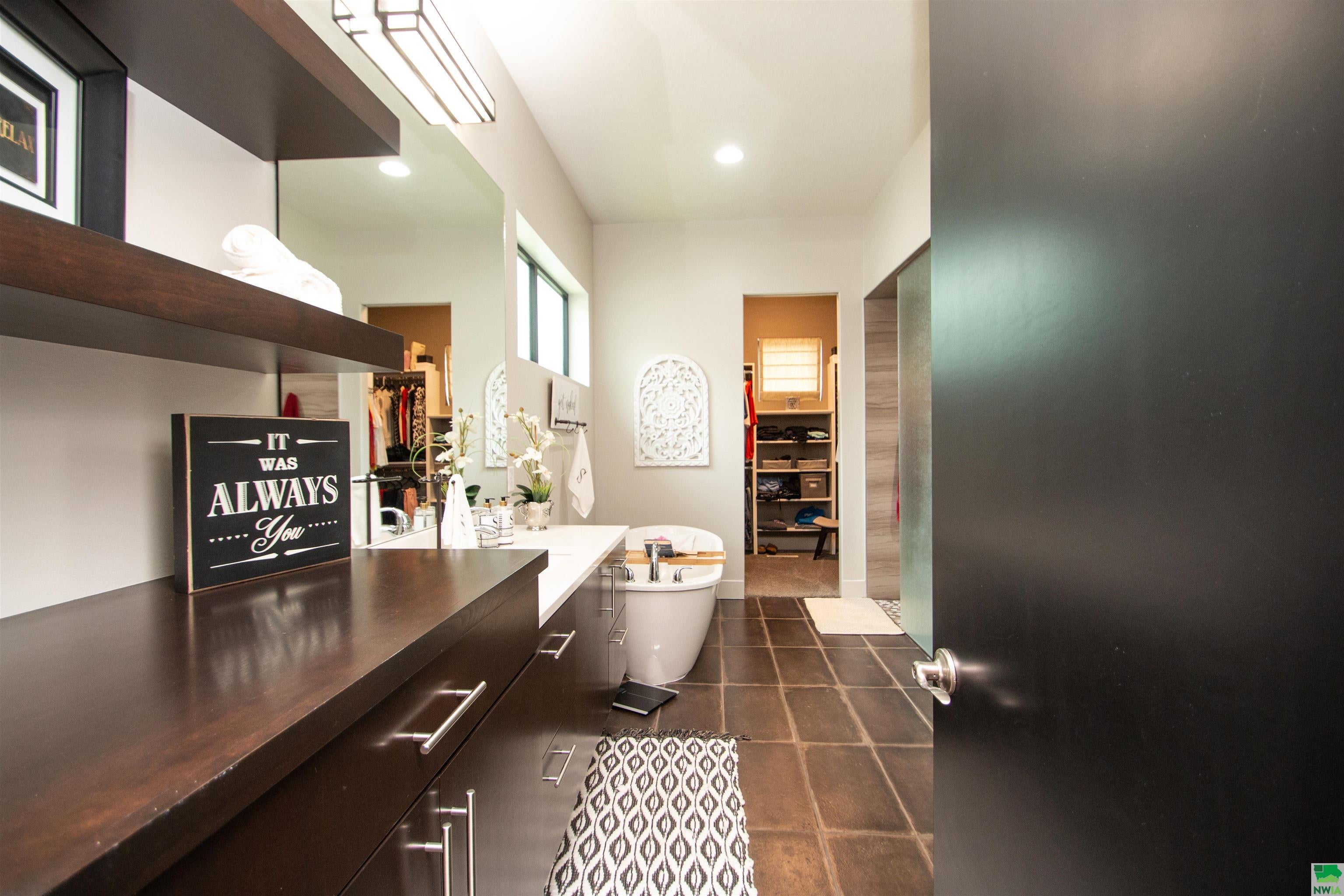 Dakota Dunes, South Dakota, 57049, United States, 3 Bedrooms Bedrooms, ,3 BathroomsBathrooms,Residential,For Sale,1984312