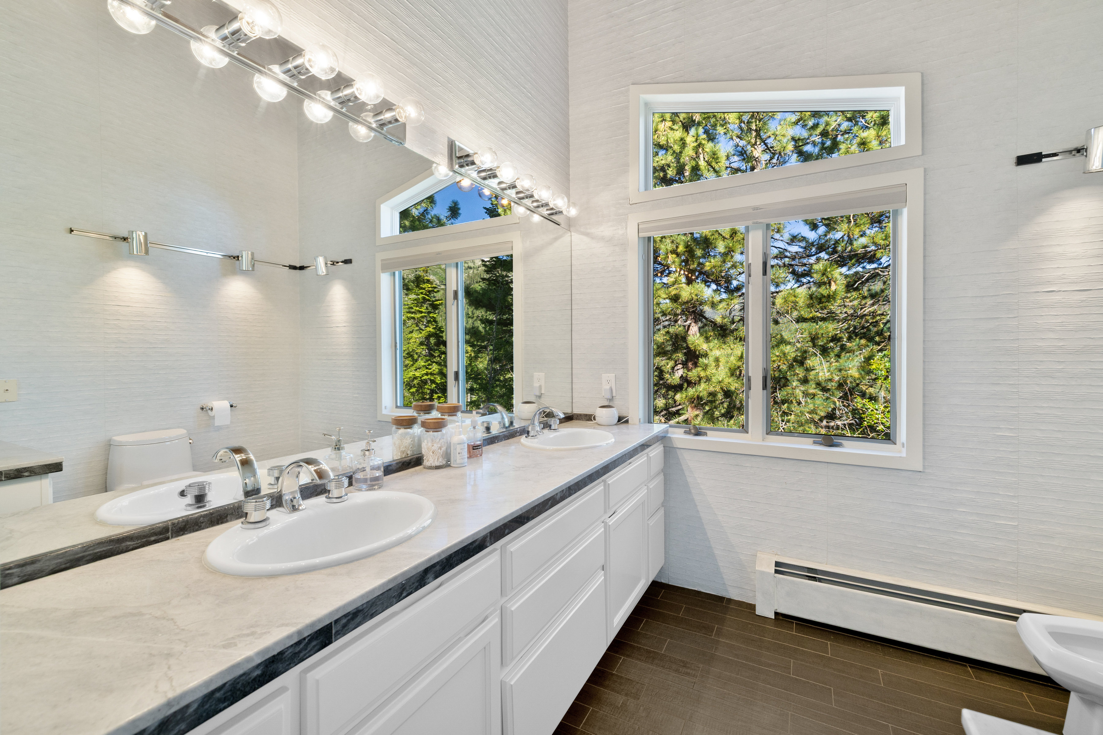  Legendary Gated Panoramic Lake View Estate - 物件實景