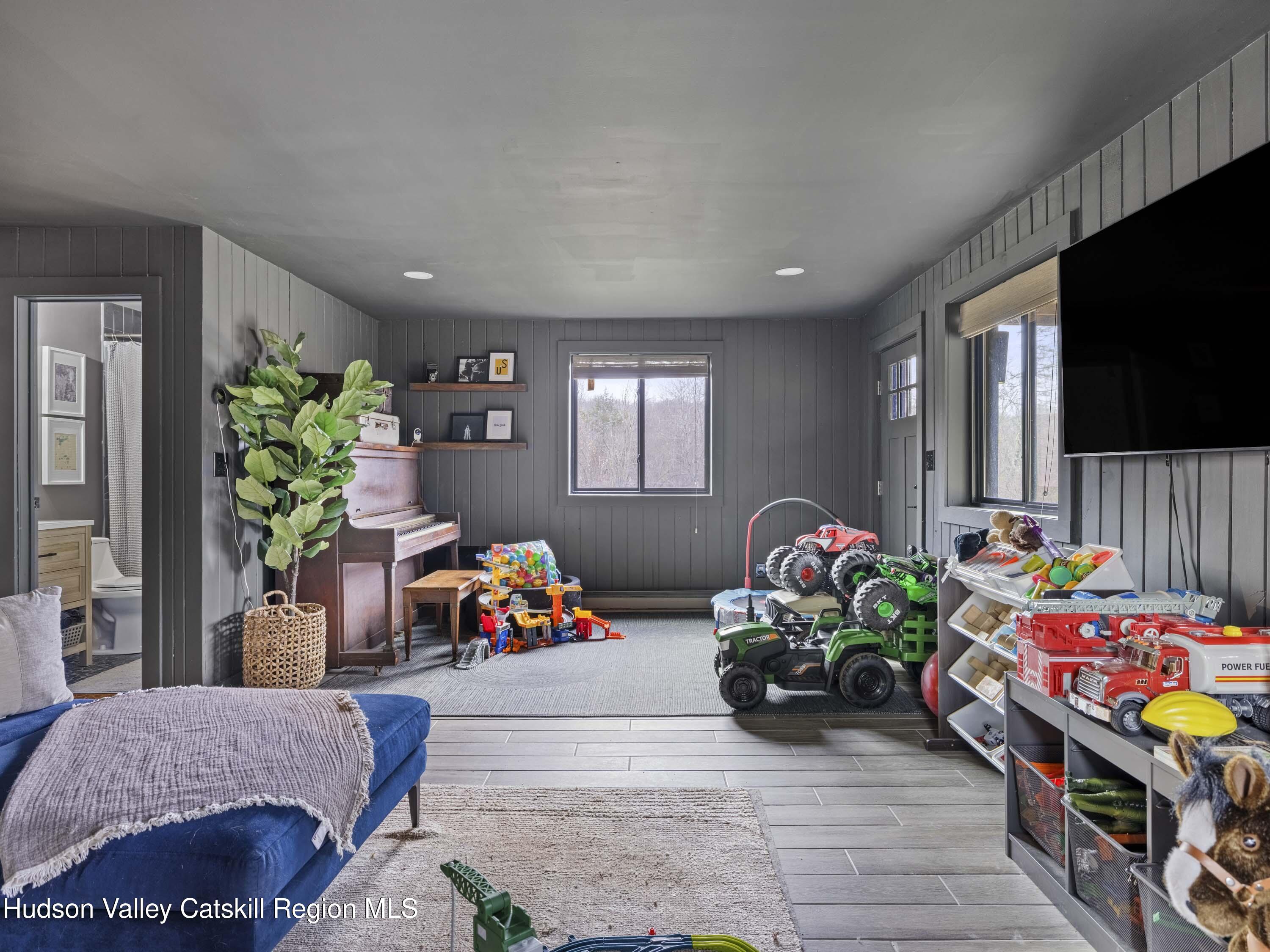 Jewett, New York, 12444, United States, 3 Bedrooms Bedrooms, ,3 BathroomsBathrooms,Residential,For Sale,1996238