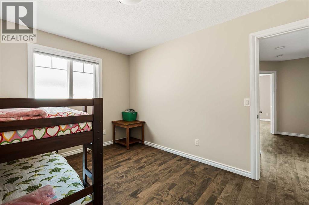 CALGARY, Alberta, T3E 2M9, CA, 2 Bedrooms Bedrooms, ,2 BathroomsBathrooms,Residential,For Sale,1949798