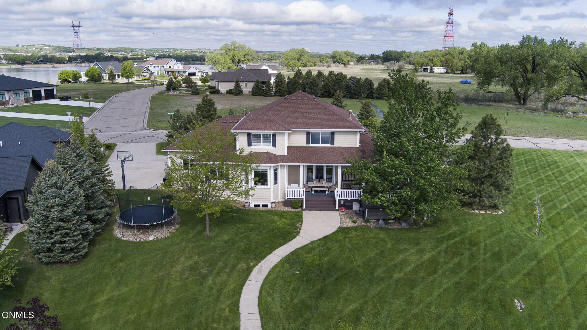 Bismarck, North Dakota, 58503, United States, 6 Bedrooms Bedrooms, ,5 BathroomsBathrooms,Residential,For Sale,1980273