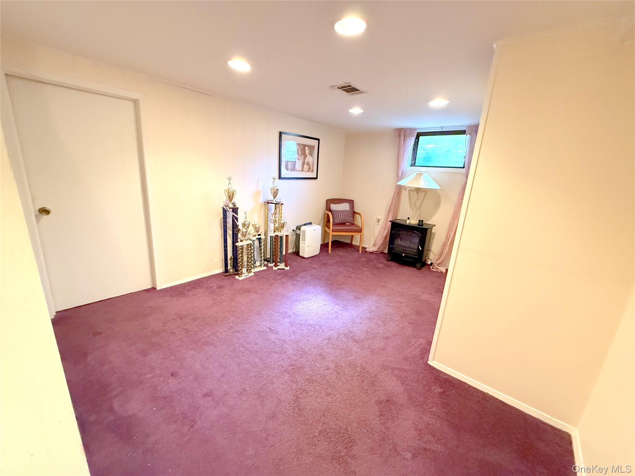 New City, New York, 10956, United States, 4 Bedrooms Bedrooms, ,3 BathroomsBathrooms,Residential,For Sale,1896333