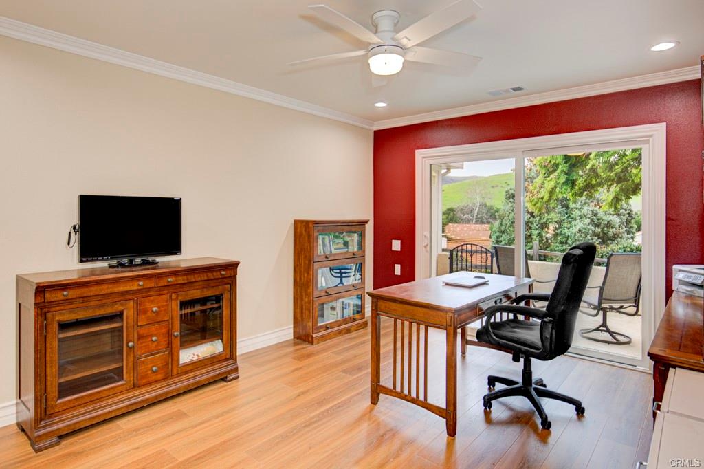 Laguna Woods, California, 92637, United States, 2 Bedrooms Bedrooms, ,Residential,For Sale,2005707