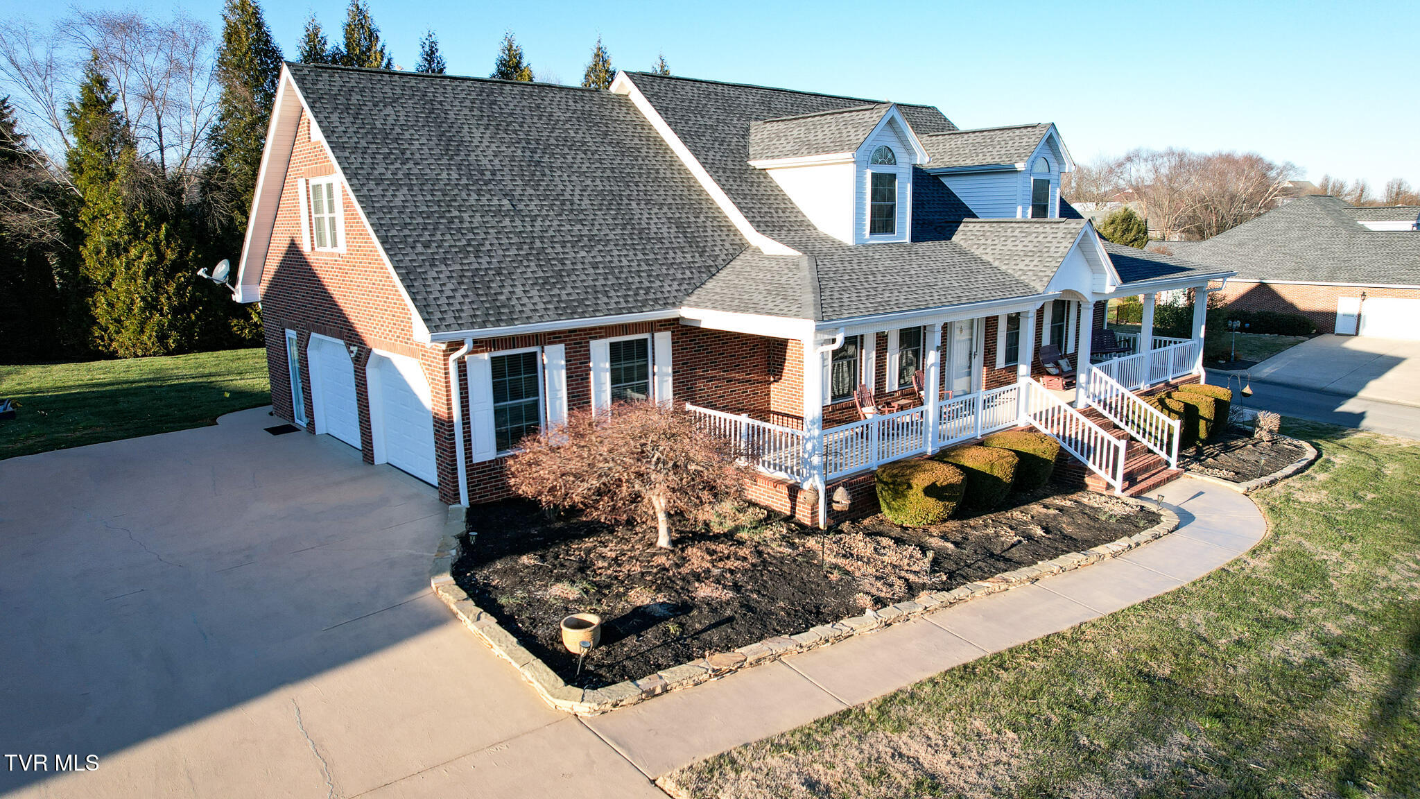 Greeneville, Tennessee, 37745, United States, 5 Bedrooms Bedrooms, ,5 BathroomsBathrooms,Residential,For Sale,2012581