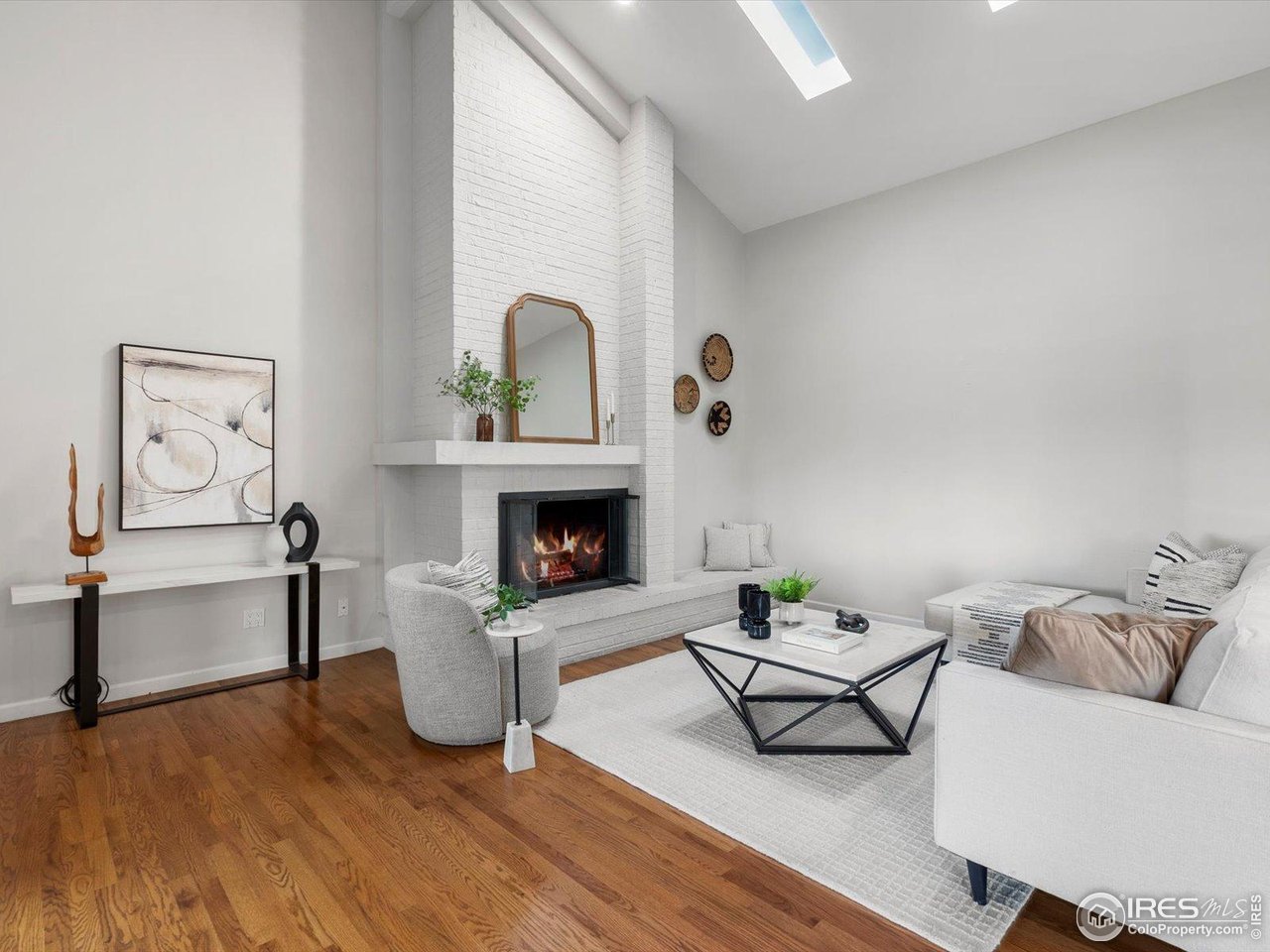 Boulder, Colorado, 80301, United States, 3 Bedrooms Bedrooms, ,3 BathroomsBathrooms,Residential,For Sale,1991465