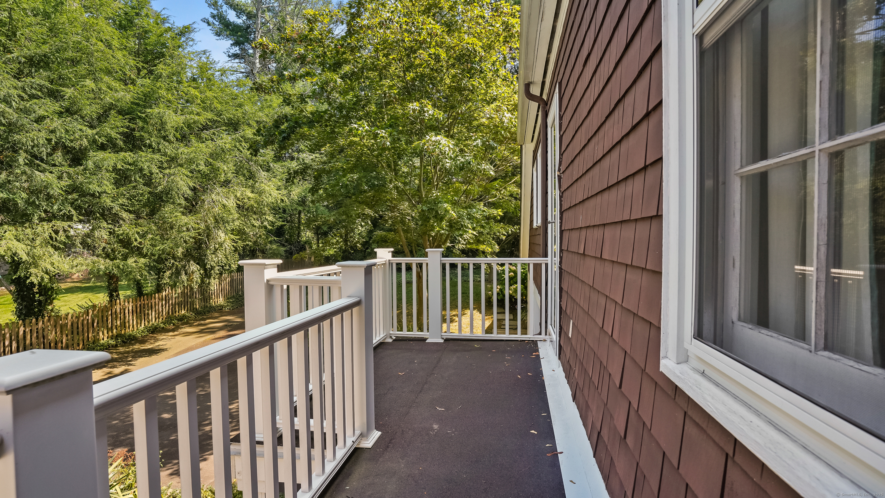 Hamden, Connecticut, 06517, United States, 4 Bedrooms Bedrooms, ,3 BathroomsBathrooms,Residential,For Sale,1917035