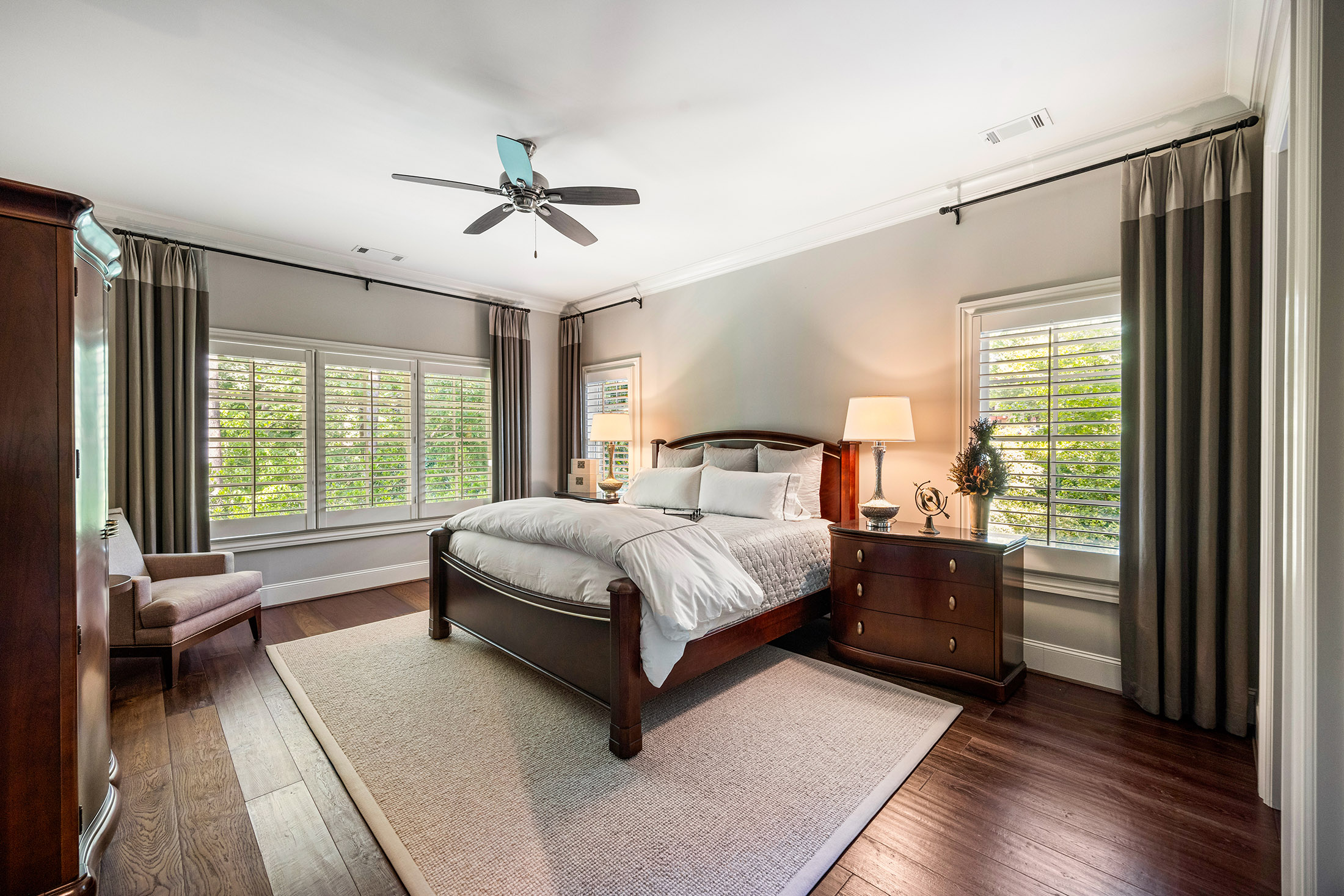  Buckhead Estate Pairs Architectural Presence with Richly Layered Interiors - 物件實景