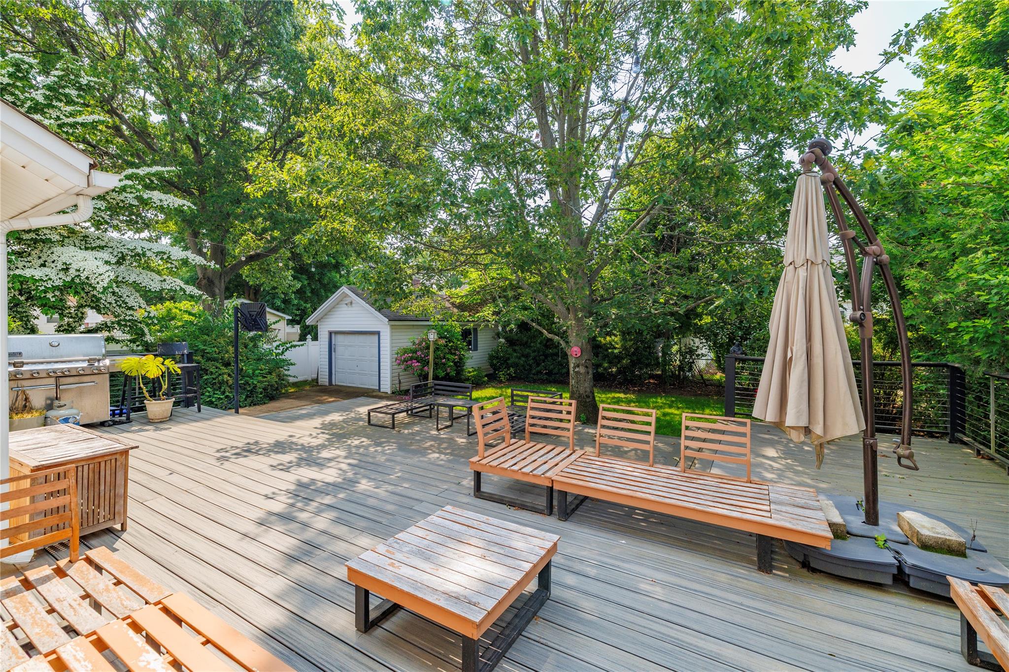 Malverne, New York, 11565, United States, 3 Bedrooms Bedrooms, ,2 BathroomsBathrooms,Residential,For Sale,1874917