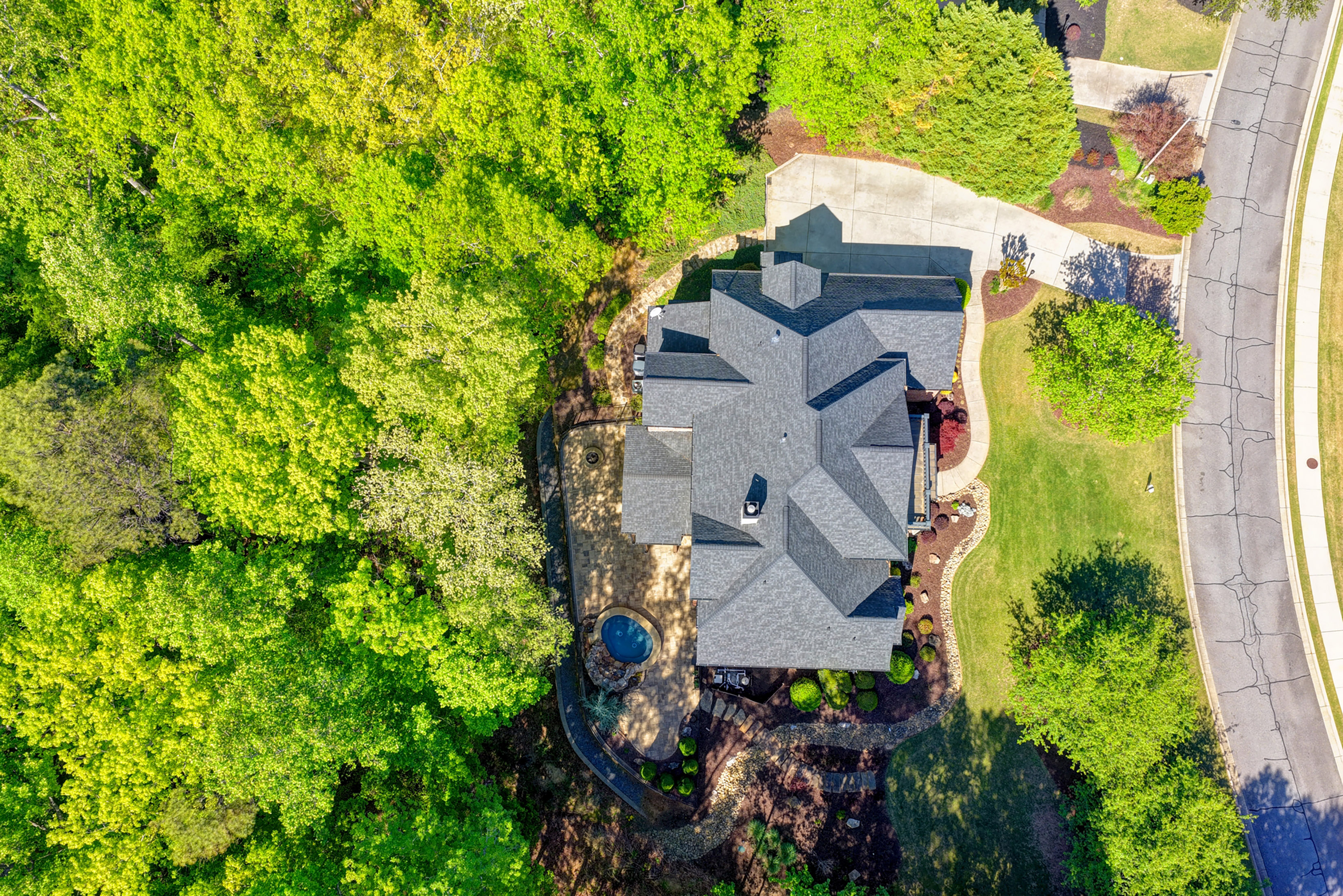  Luxury, Comfort and Privacy in One of Roswell