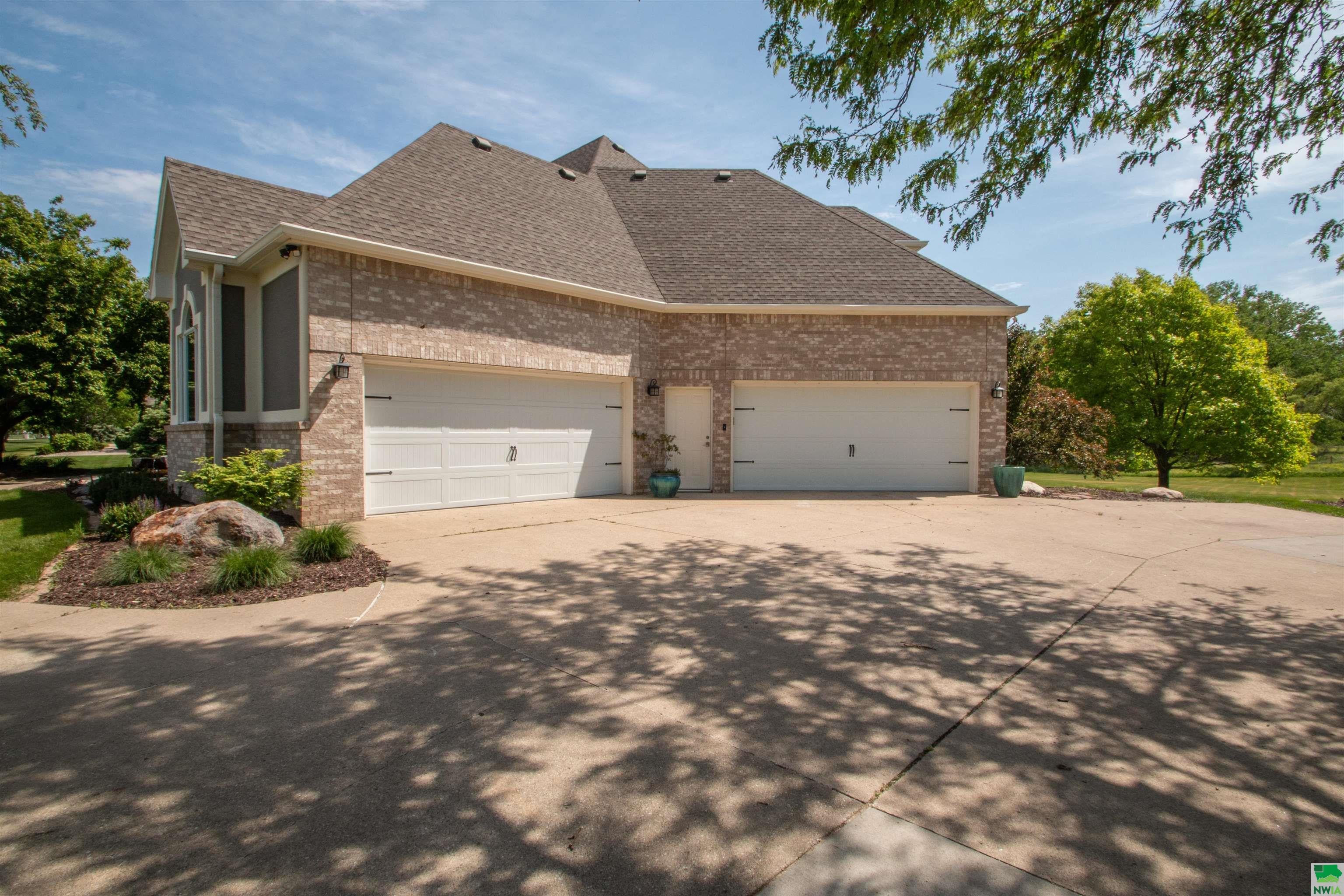 Jefferson, South Dakota, 57038, United States, 5 Bedrooms Bedrooms, ,5 BathroomsBathrooms,Residential,For Sale,1930166