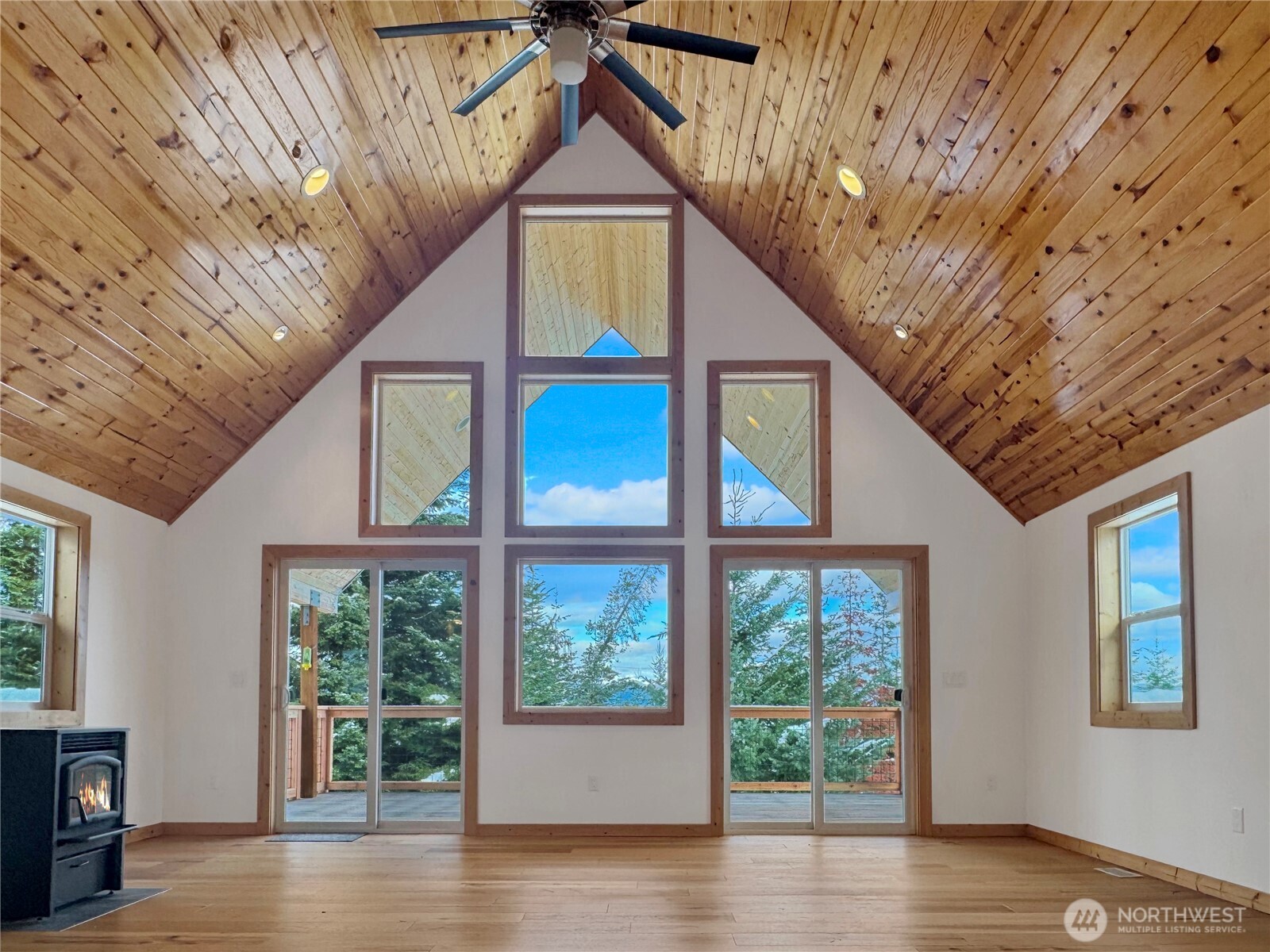 Cle Elum, Washington, 98922, United States, 3 Bedrooms Bedrooms, ,2 BathroomsBathrooms,Residential,For Sale,2001560