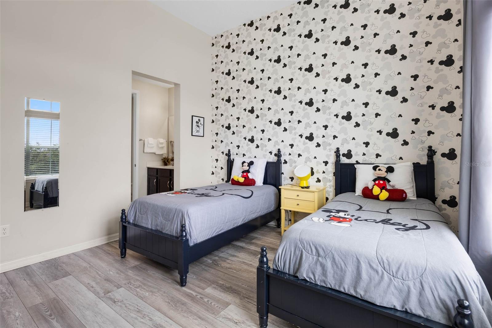 KISSIMMEE, Florida, 34747, United States, 7 Bedrooms Bedrooms, ,6 BathroomsBathrooms,Residential,For Sale,1989938