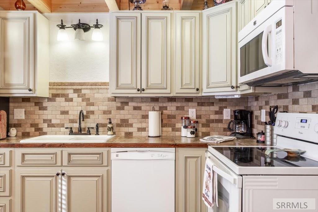 ISLAND PARK, Idaho, 83429, United States, 2 Bedrooms Bedrooms, ,2 BathroomsBathrooms,Residential,For Sale,1979028