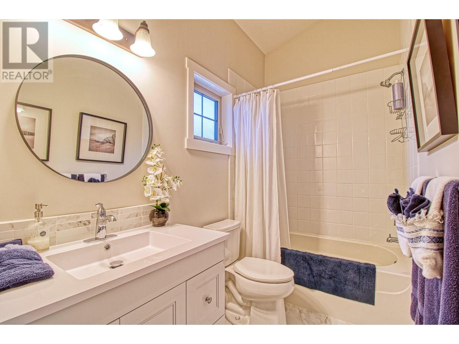 KELOWNA, British Columbia, V1Z 3R8, CA, 3 Bedrooms Bedrooms, ,2 BathroomsBathrooms,Residential,For Sale,1951529
