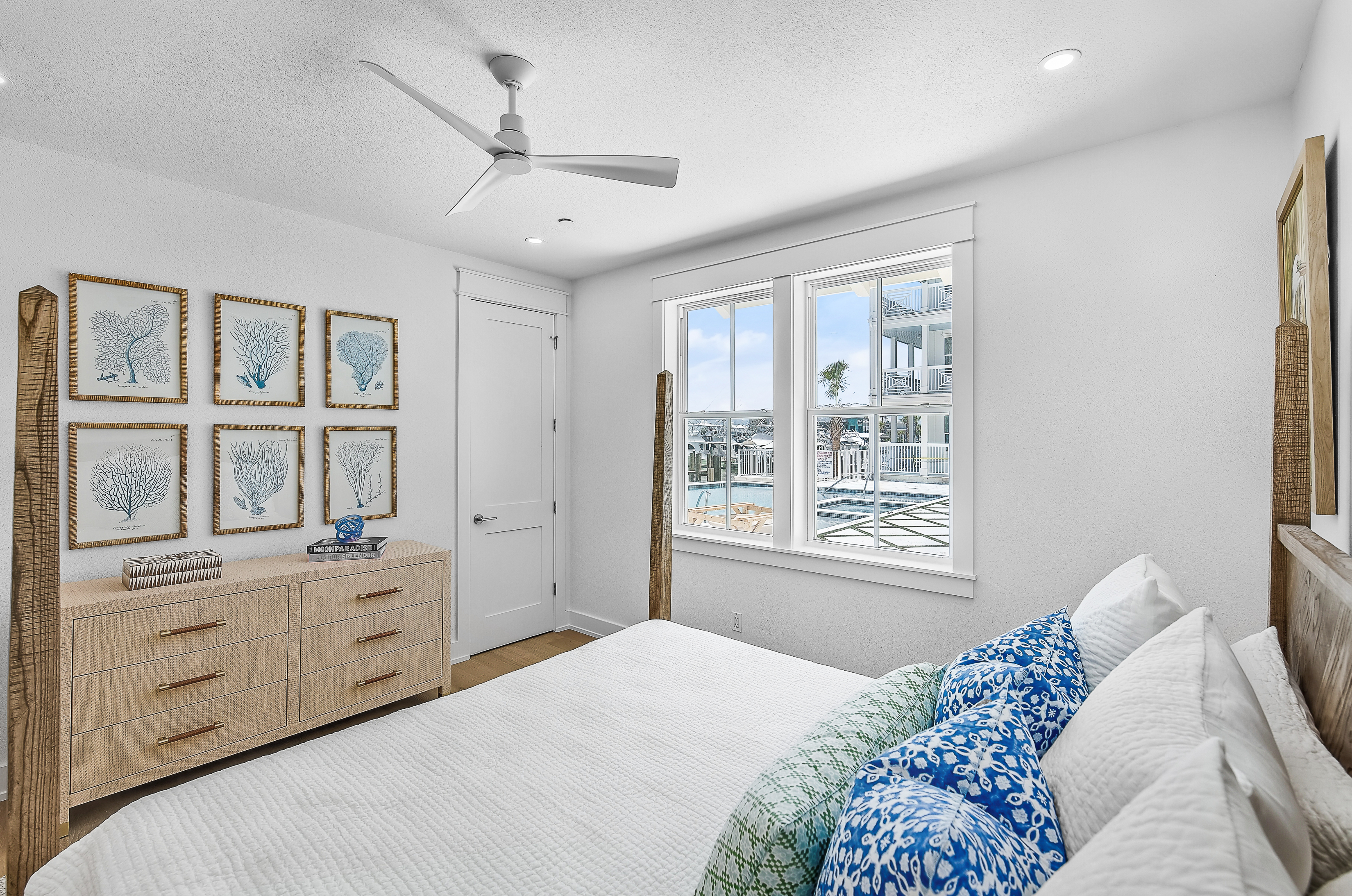  Coastal Elegance Meets Waterfront Living - 物件實景