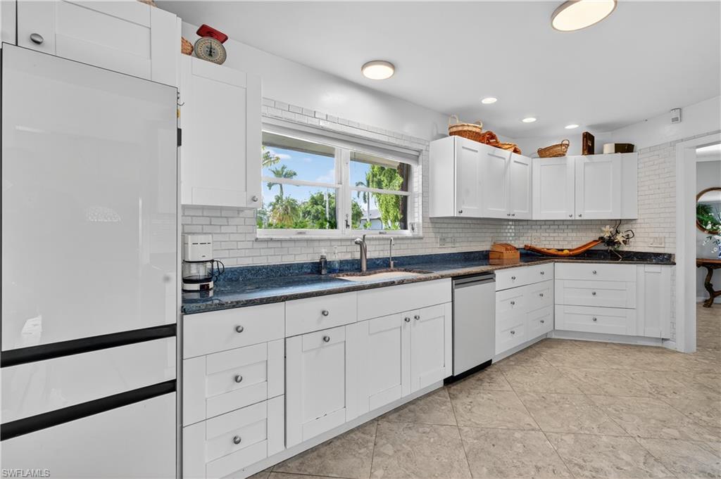 Marco Island, Florida, 34145, United States, 6 Bedrooms Bedrooms, ,4 BathroomsBathrooms,Residential,For Sale,1941825
