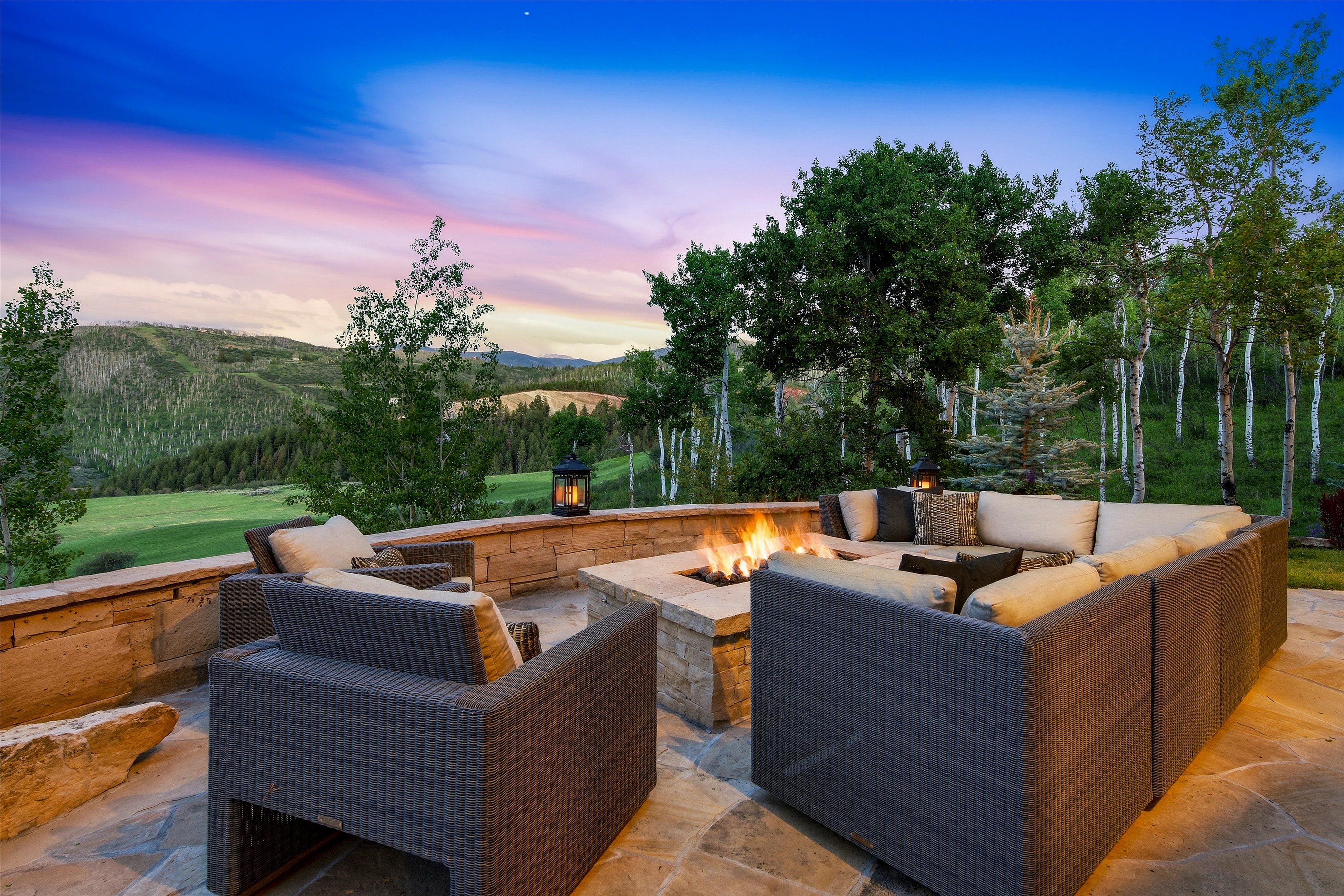  35 Stag Gulch Court Embraces Open Space Meadows With Golf Course Access - 物件實景