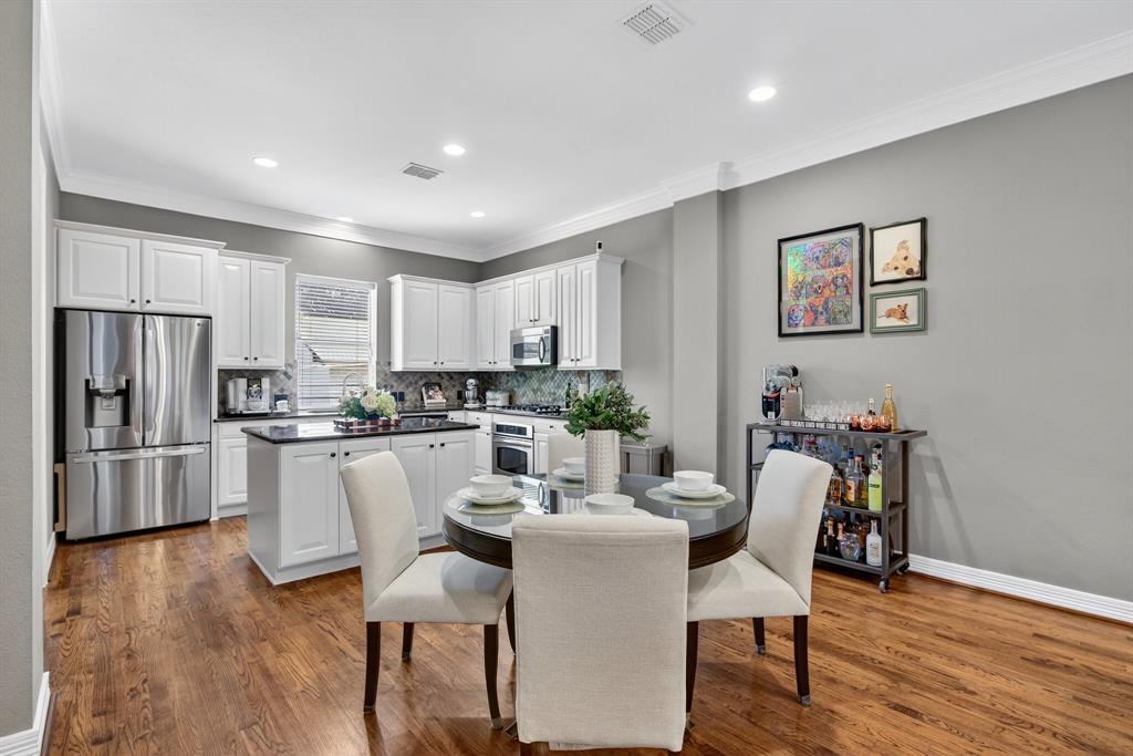 Dallas, Texas, 75219, United States, 2 Bedrooms Bedrooms, ,3 BathroomsBathrooms,Residential,For Sale,1996235