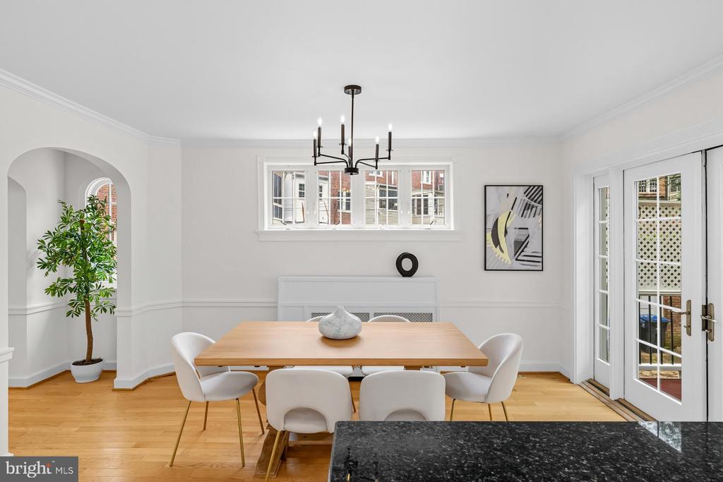 Washington, District of Columbia, 20007, United States, 4 Bedrooms Bedrooms, ,3 BathroomsBathrooms,Residential,For Sale,1975230