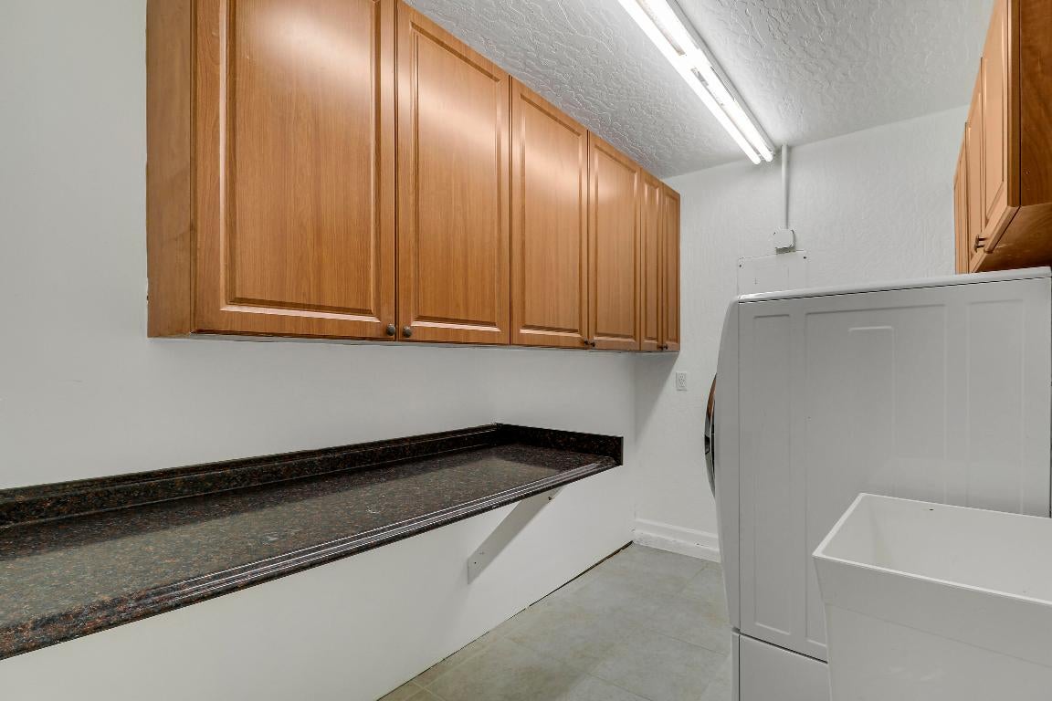 Jupiter, Florida, 33478, United States, 3 Bedrooms Bedrooms, ,2 BathroomsBathrooms,Residential,For Sale,1980938