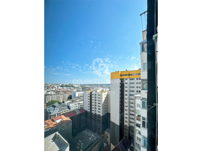 A Coruña, Galicia, 15006, ES, 3 Bedrooms Bedrooms, ,2 BathroomsBathrooms,Residential,For Sale,1932628