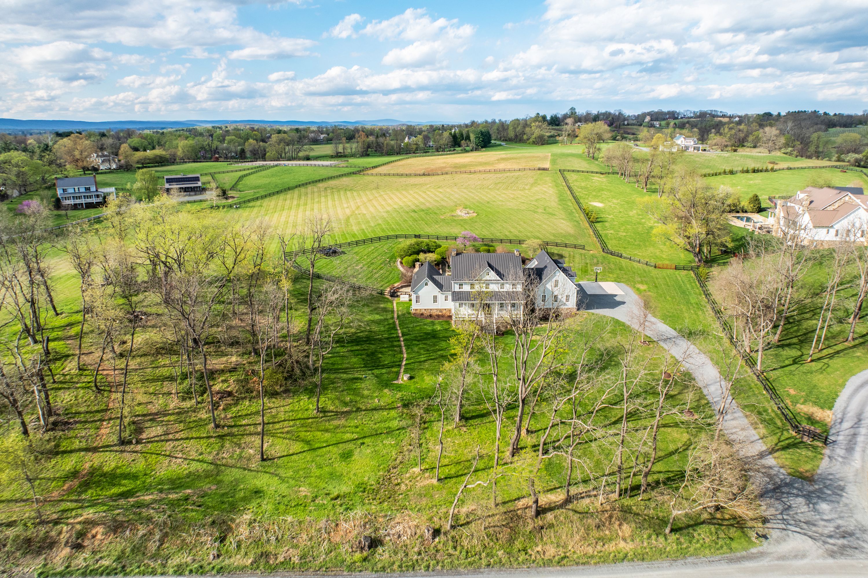  15718 Old Waterford Road, Paeonian Springs, VA, 20129 - 物件實景