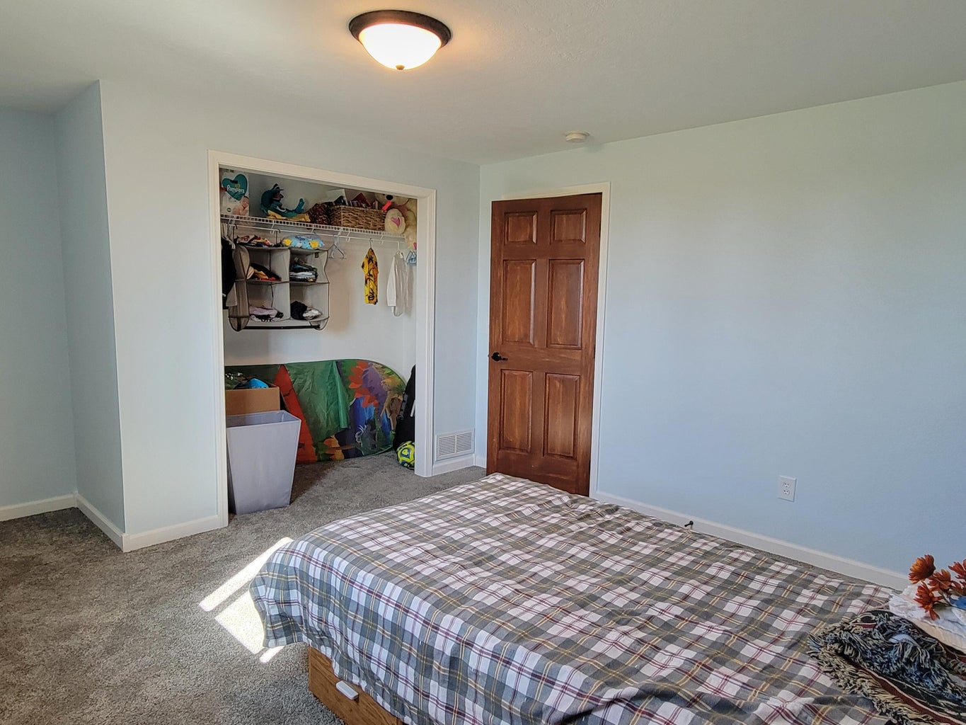 Aberdeen, South Dakota, 57401, United States, 5 Bedrooms Bedrooms, ,4 BathroomsBathrooms,Residential,For Sale,1931834
