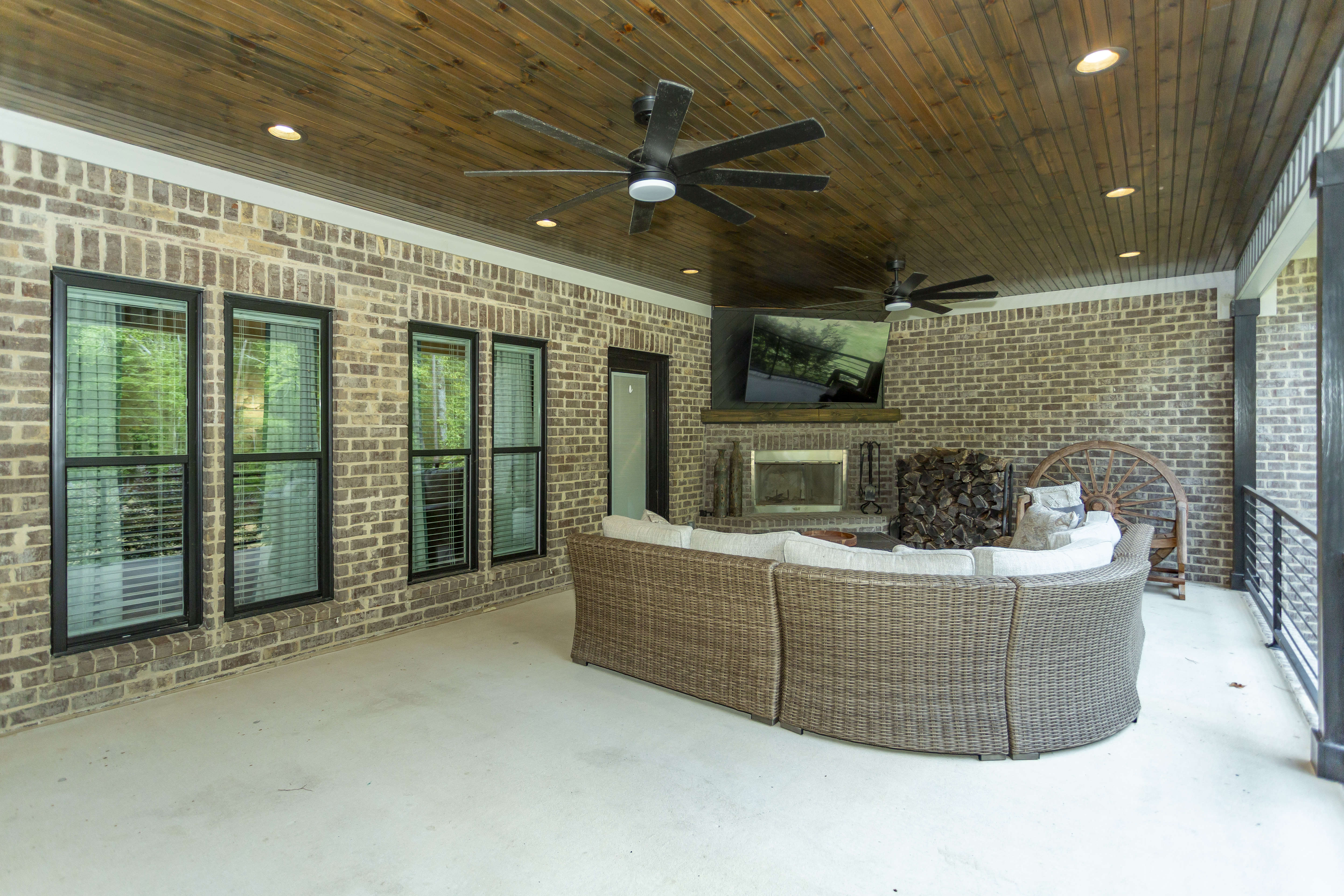 Helena, Alabama, 35080, United States, 5 Bedrooms Bedrooms, ,5 BathroomsBathrooms,Residential,For Sale,1979427