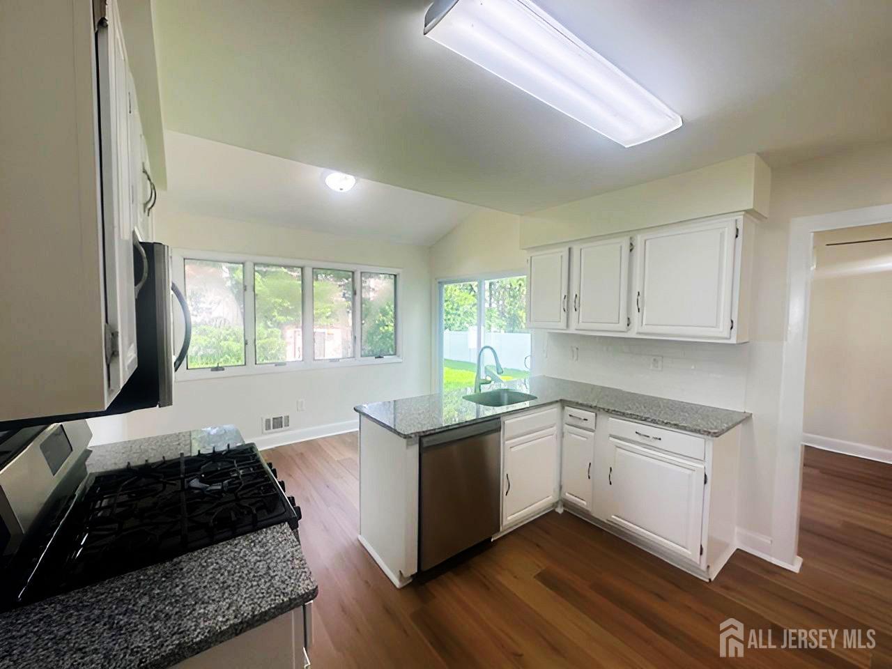 South Brunswick, New Jersey, 08810, United States, 4 Bedrooms Bedrooms, ,4 BathroomsBathrooms,Residential,For Sale,1978148