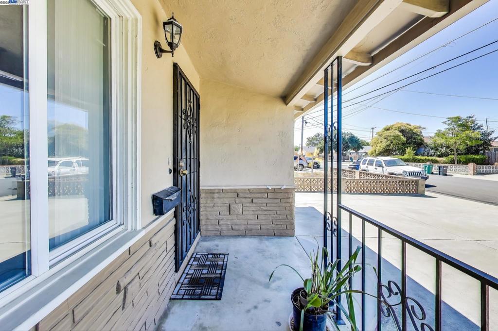 Hayward, California, 94544, United States, 3 Bedrooms Bedrooms, ,2 BathroomsBathrooms,Residential,For Sale,1938339