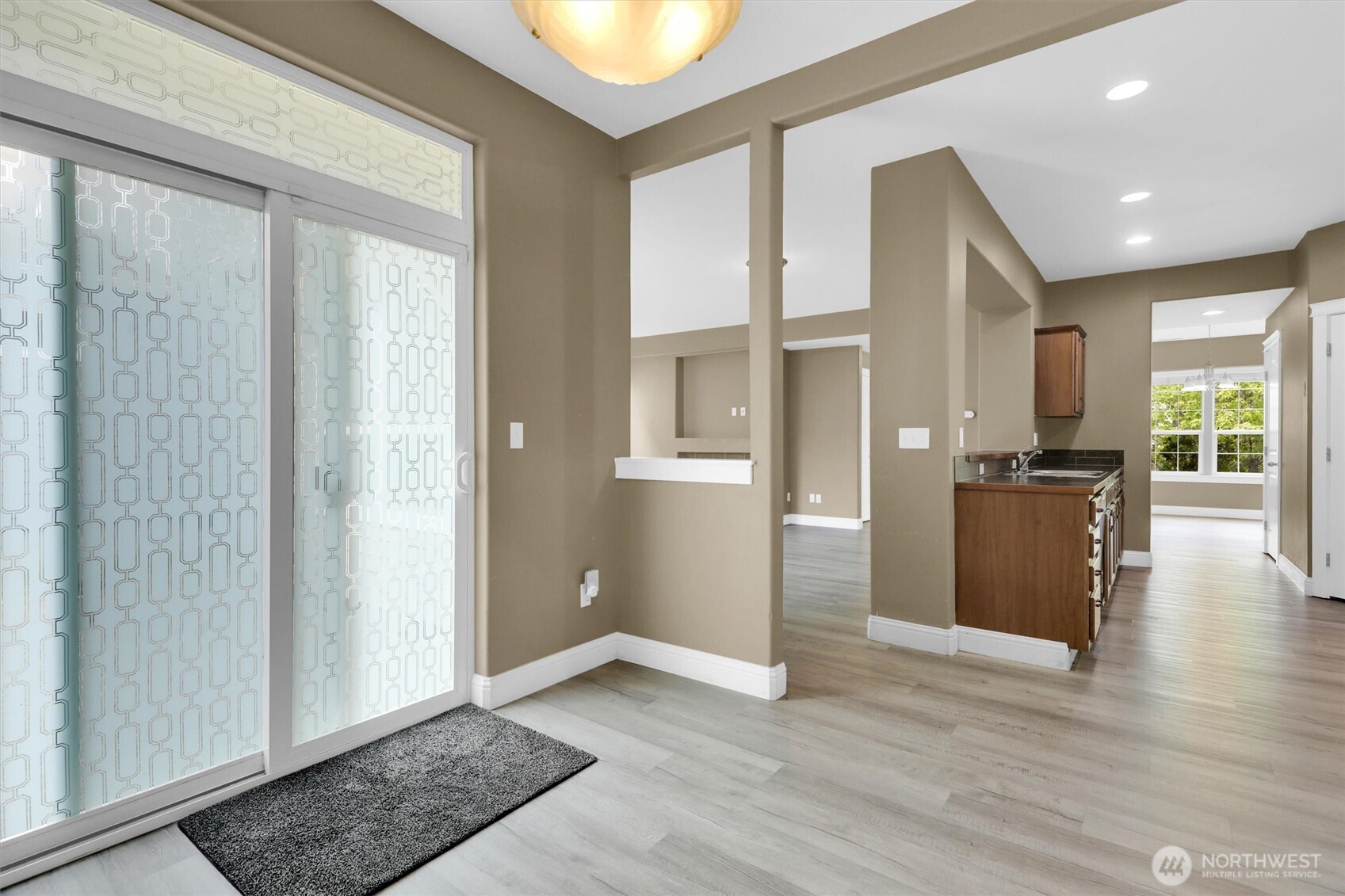 Puyallup, Washington, 98375, United States, 4 Bedrooms Bedrooms, ,3 BathroomsBathrooms,Residential,For Sale,1983972