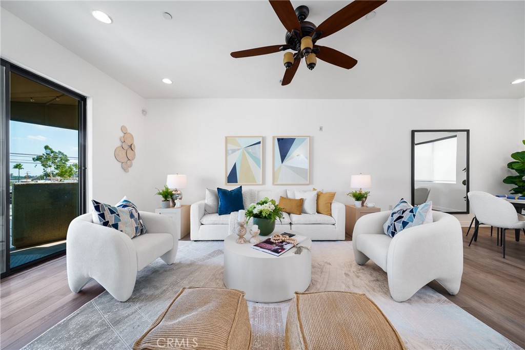 Glendale, California, 91205, United States, 2 Bedrooms Bedrooms, ,2 BathroomsBathrooms,Residential,For Sale,1950855