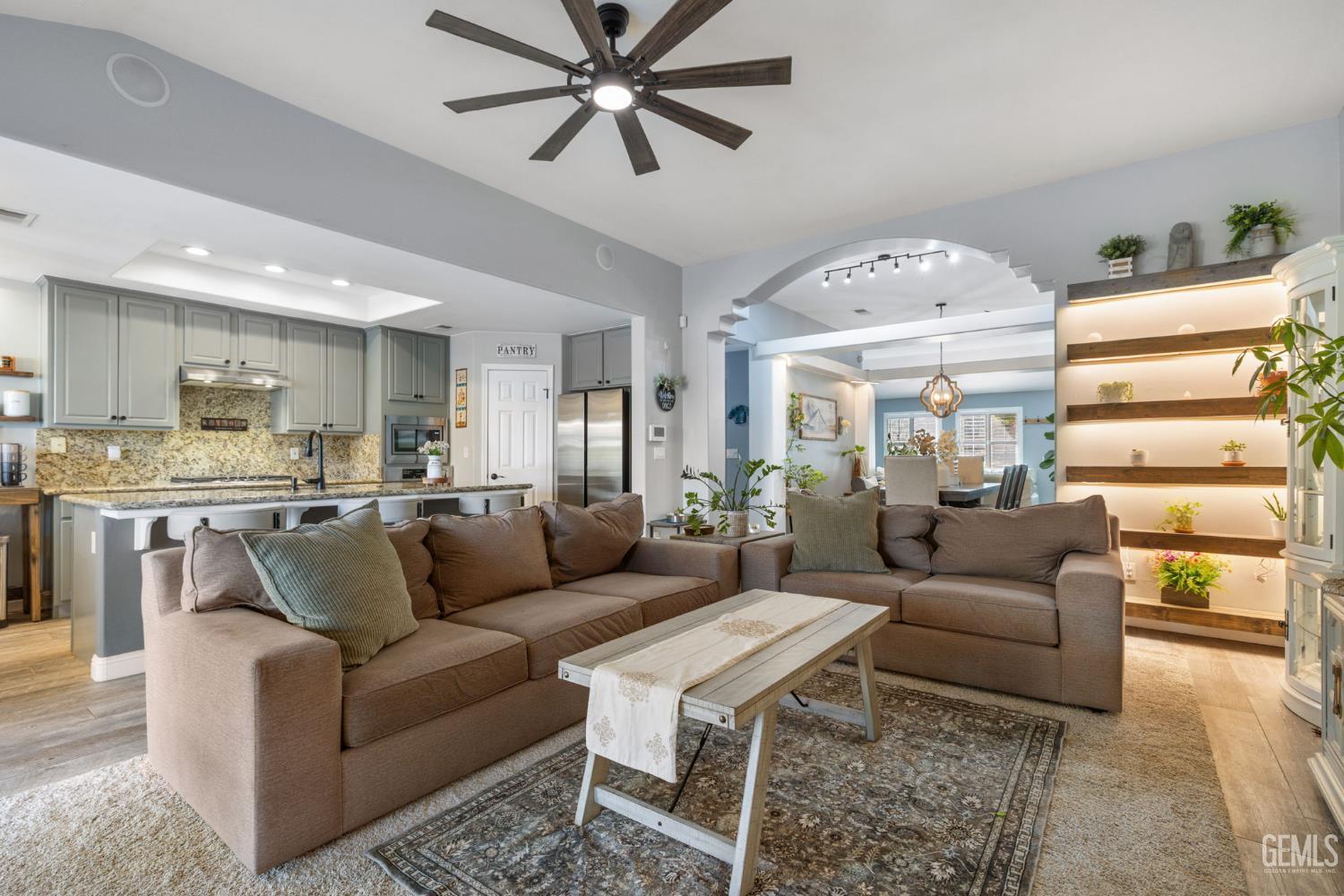 Bakersfield, California, 93312, United States, 4 Bedrooms Bedrooms, ,2 BathroomsBathrooms,Residential,For Sale,1970807