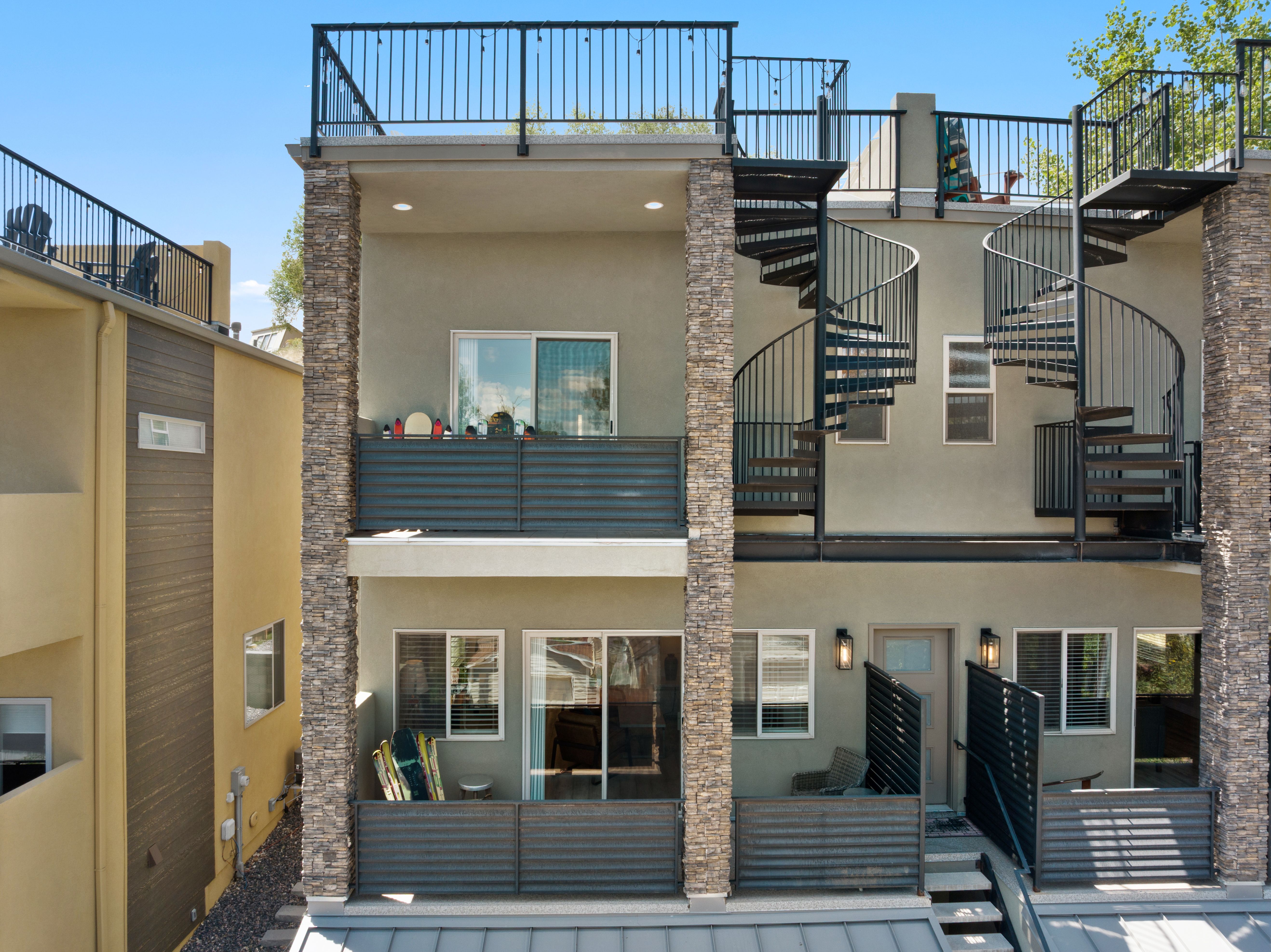  Furnished Modern Townhome - 物件實景