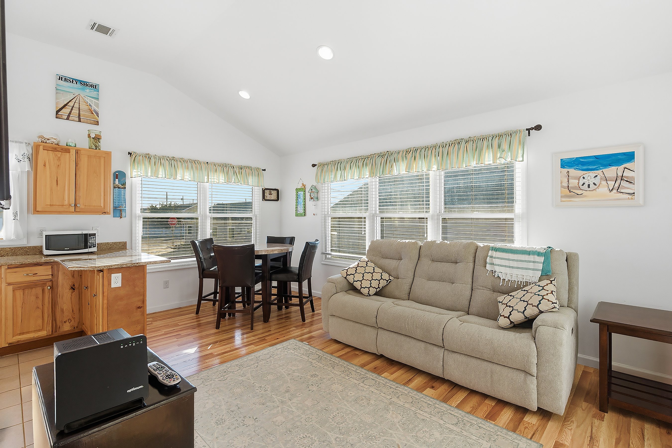 Lavallette, New Jersey, 08735, United States, 2 Bedrooms Bedrooms, ,2 BathroomsBathrooms,Residential,For Sale,2001933