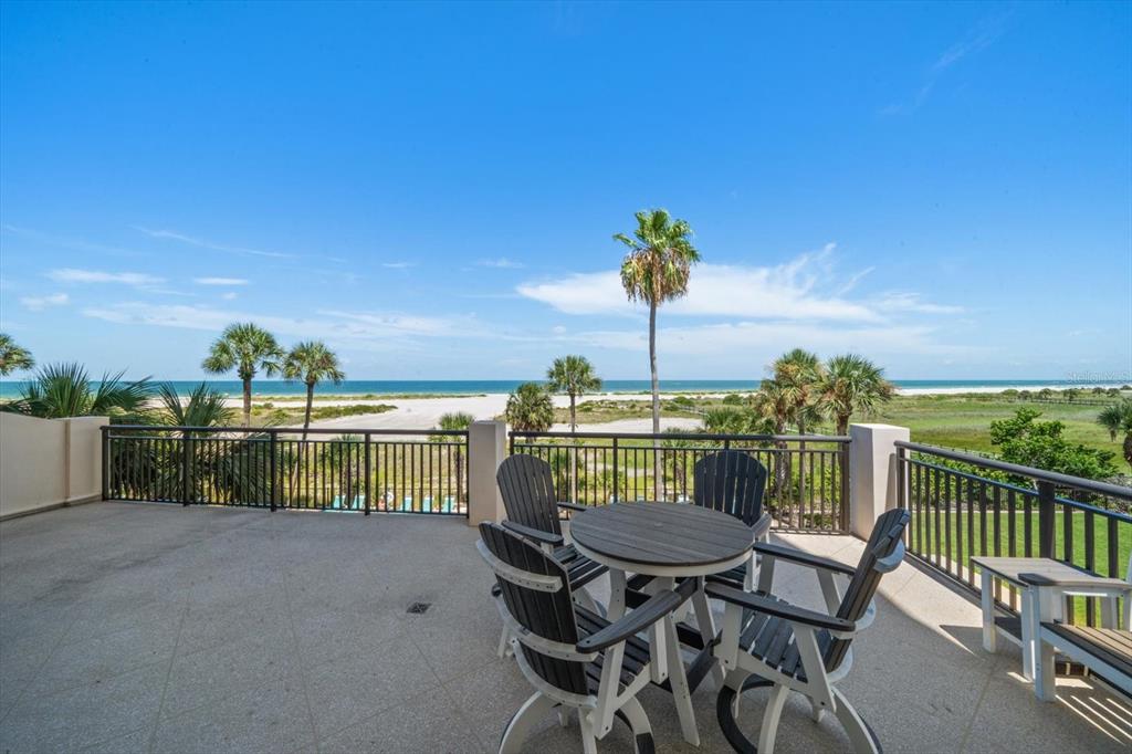 Clearwater Beach, Florida, 33767, United States, 2 Bedrooms Bedrooms, ,2 BathroomsBathrooms,Residential,For Sale,1912090